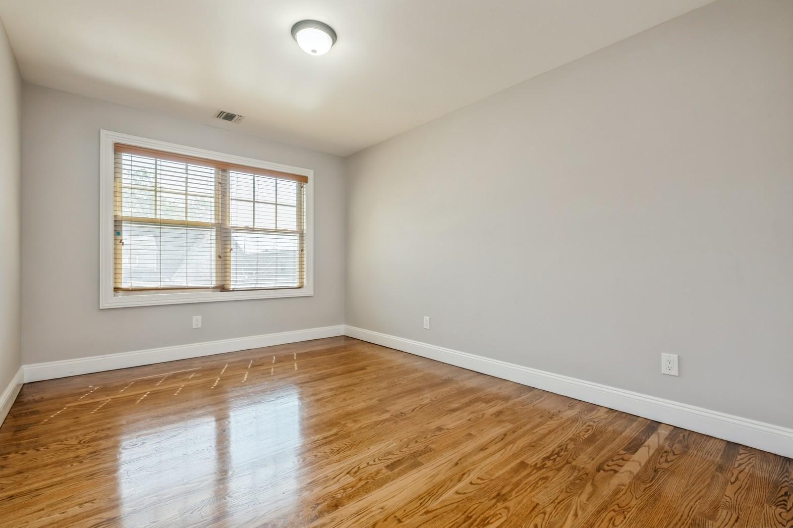 413 Robyn Place, East Meadow, NY 11554