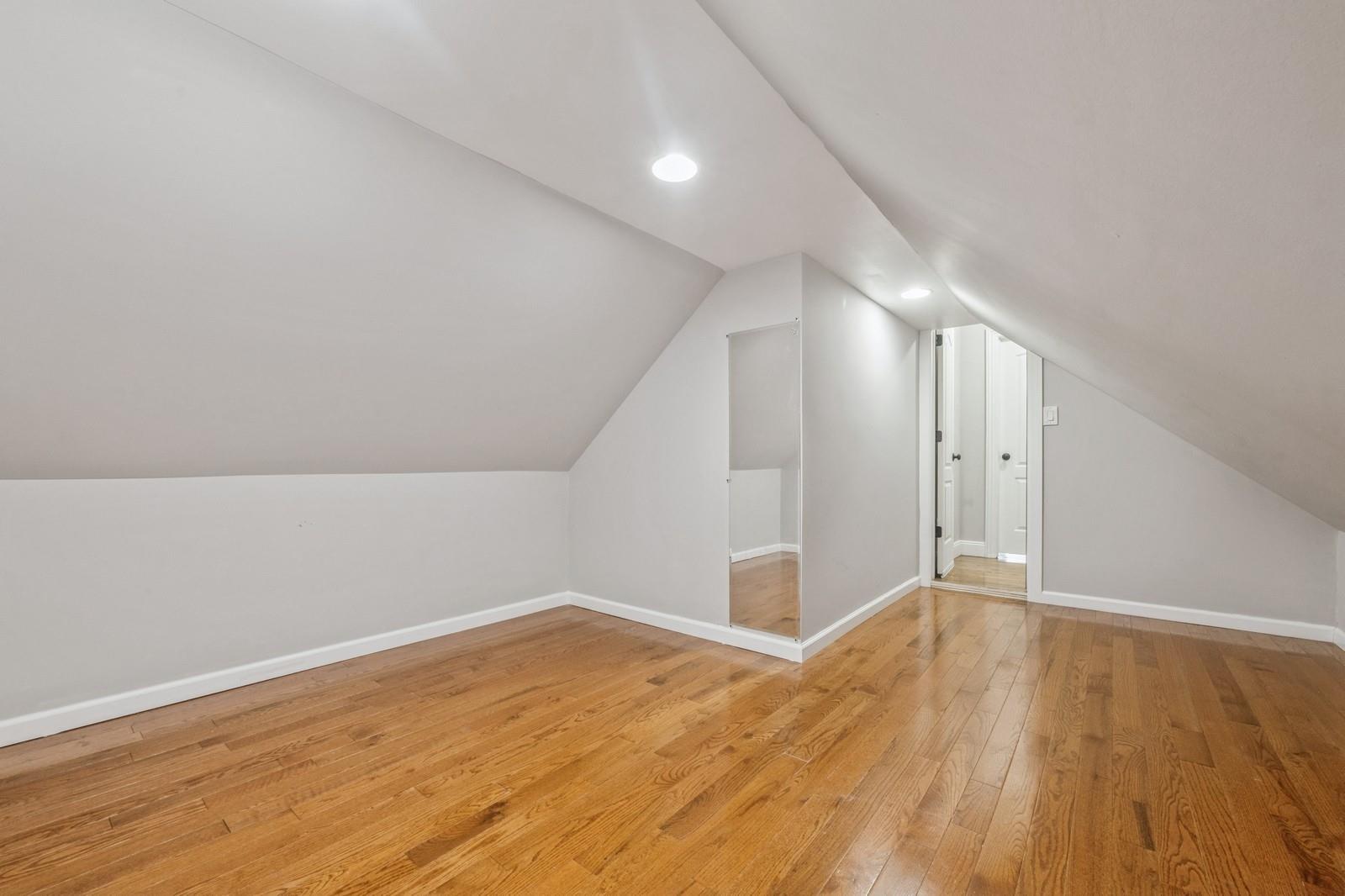 413 Robyn Place, East Meadow, NY 11554