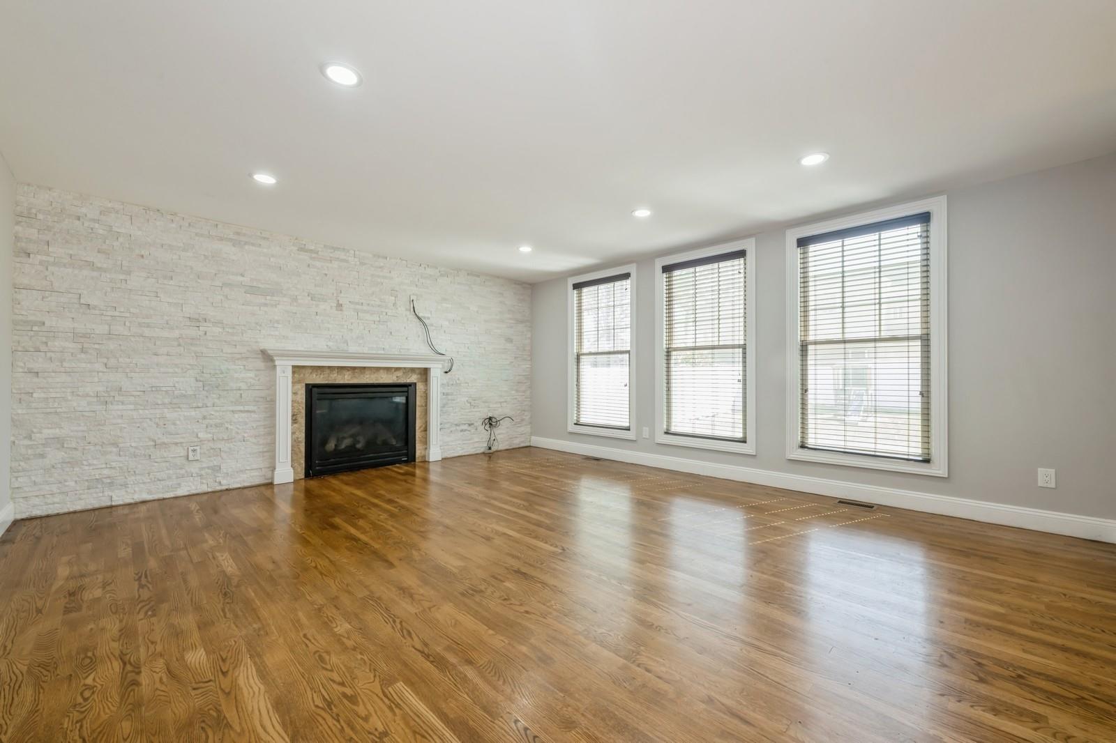 413 Robyn Place, East Meadow, NY 11554