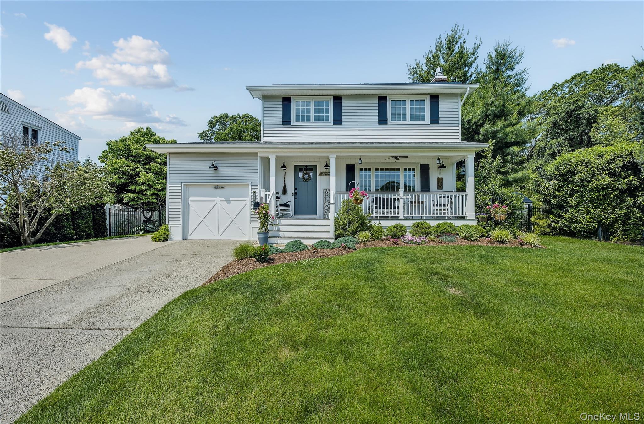 305 Devon Lane, Smithtown, NY 11787