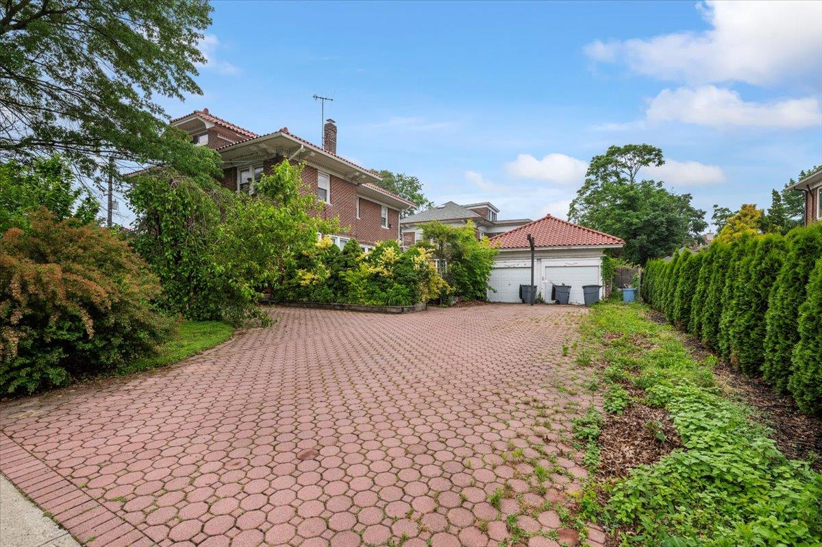 345 Broadway, Lawrence, NY 11559