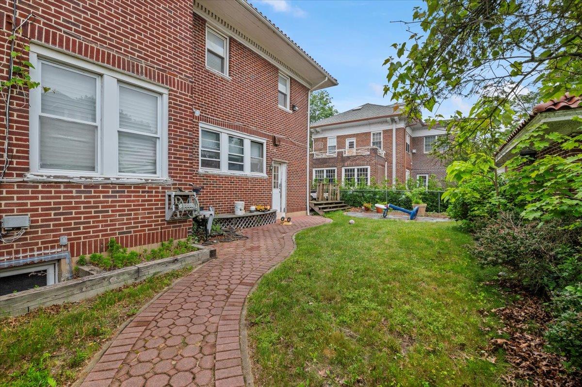 345 Broadway, Lawrence, NY 11559