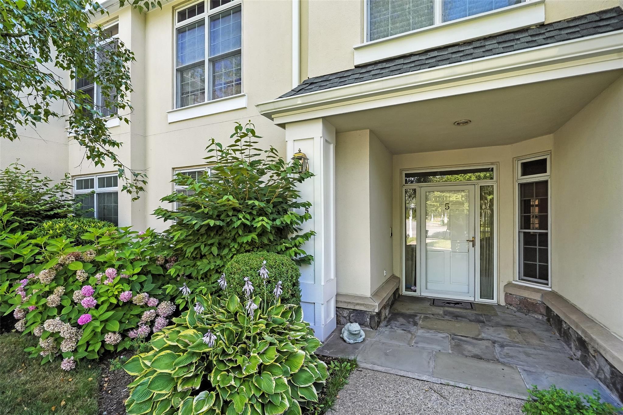 5 Arrowwood Circle, Rye Brook, NY 10573