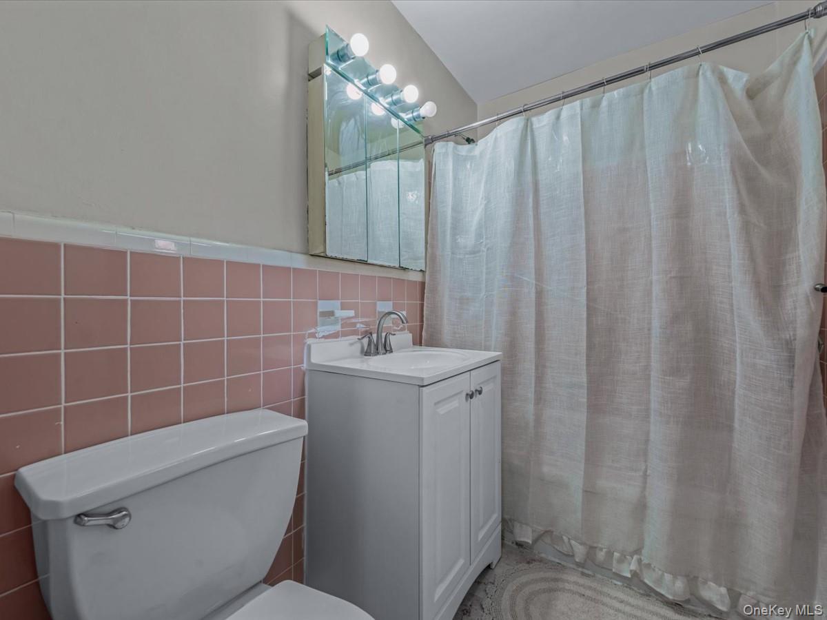 87-50 204 Street # B46, Hollis, NY 11423