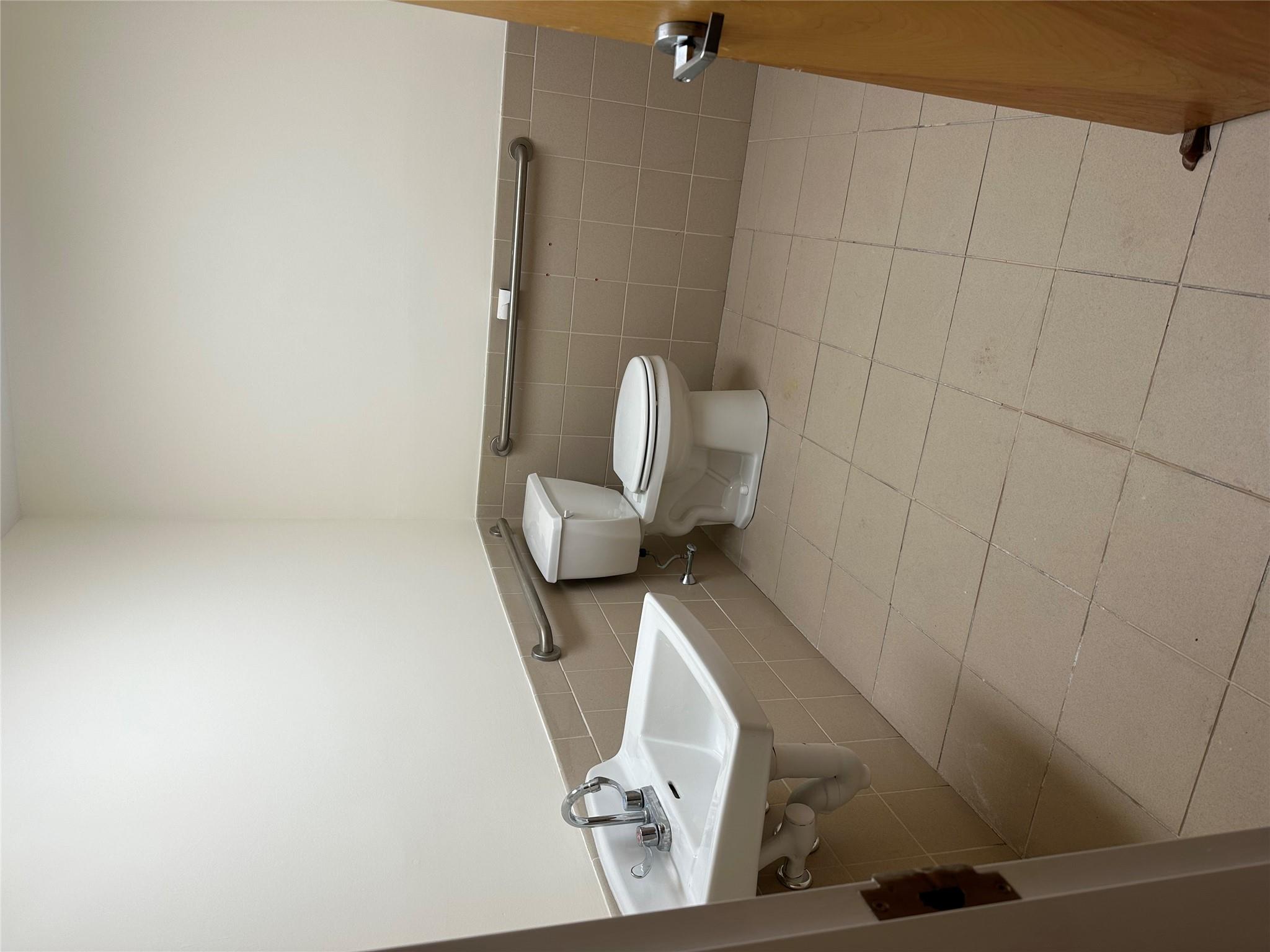 7 Pinewoods Road # Suite 6, Hyde Park, NY 12538