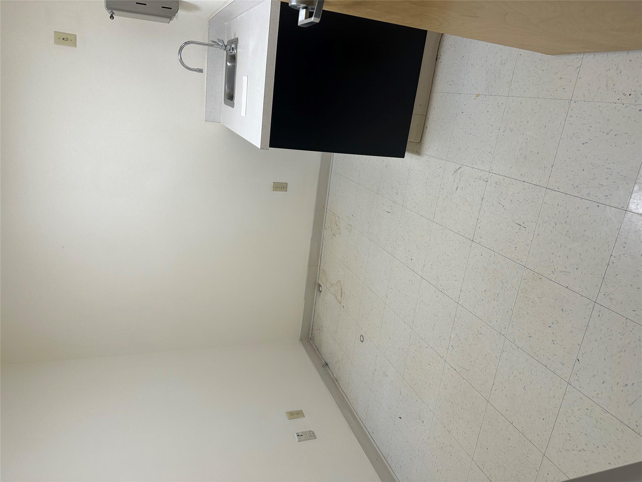 7 Pinewoods Road # Suite 6, Hyde Park, NY 12538