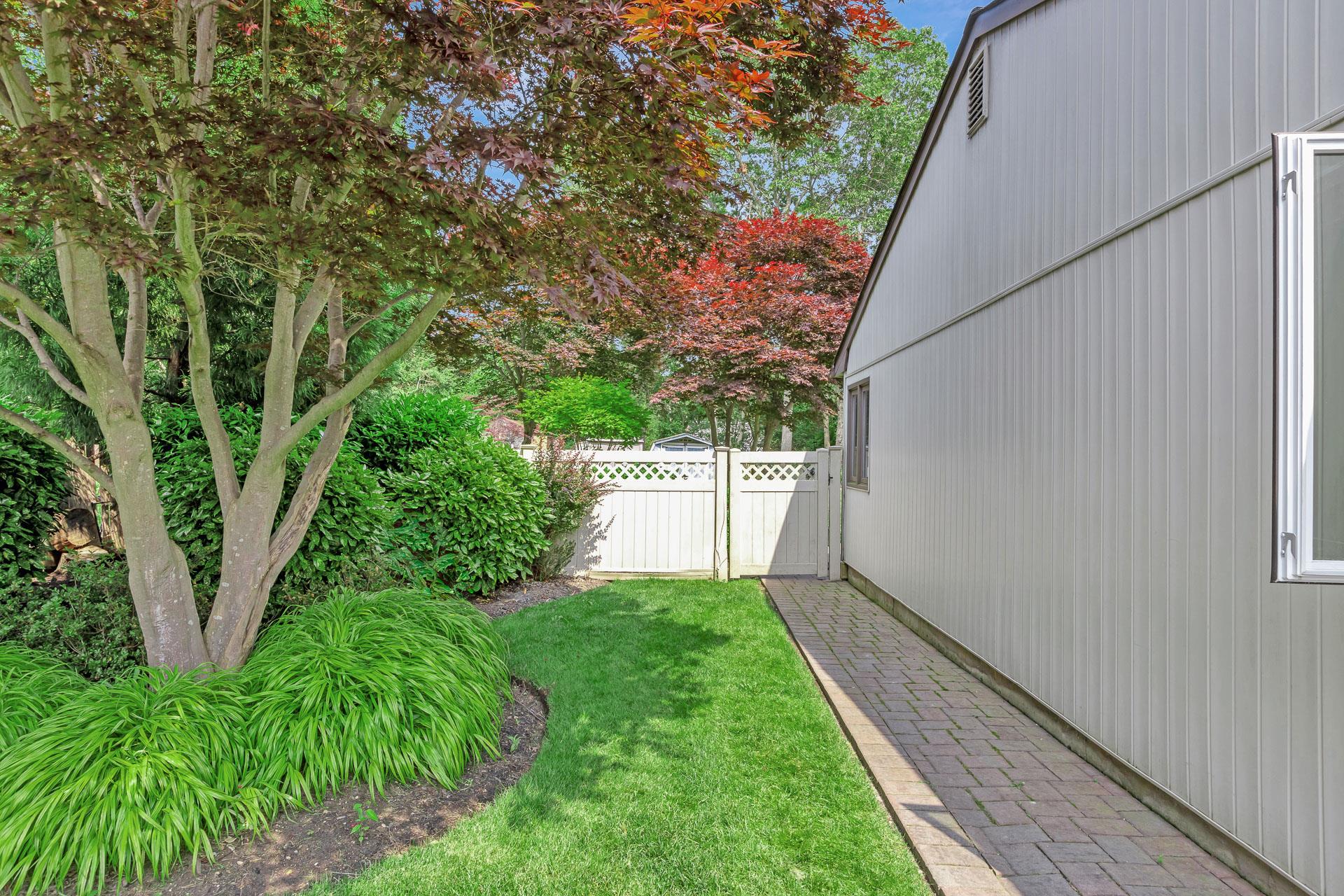 380 Wellwood Drive, Shirley, NY 11967