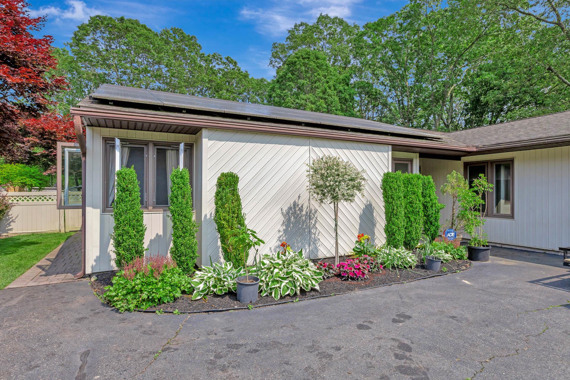 380 Wellwood Drive, Shirley, NY 11967