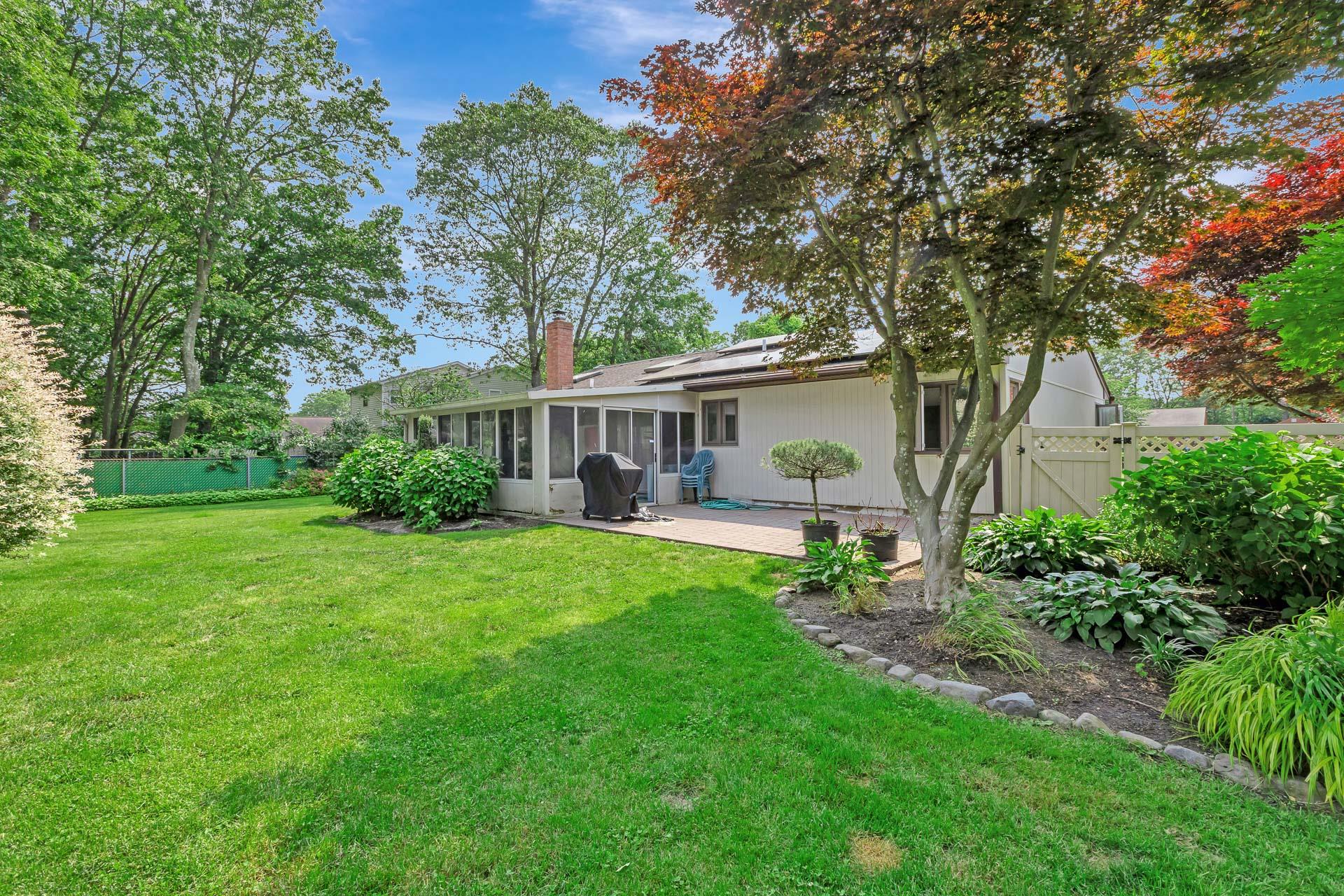 380 Wellwood Drive, Shirley, NY 11967