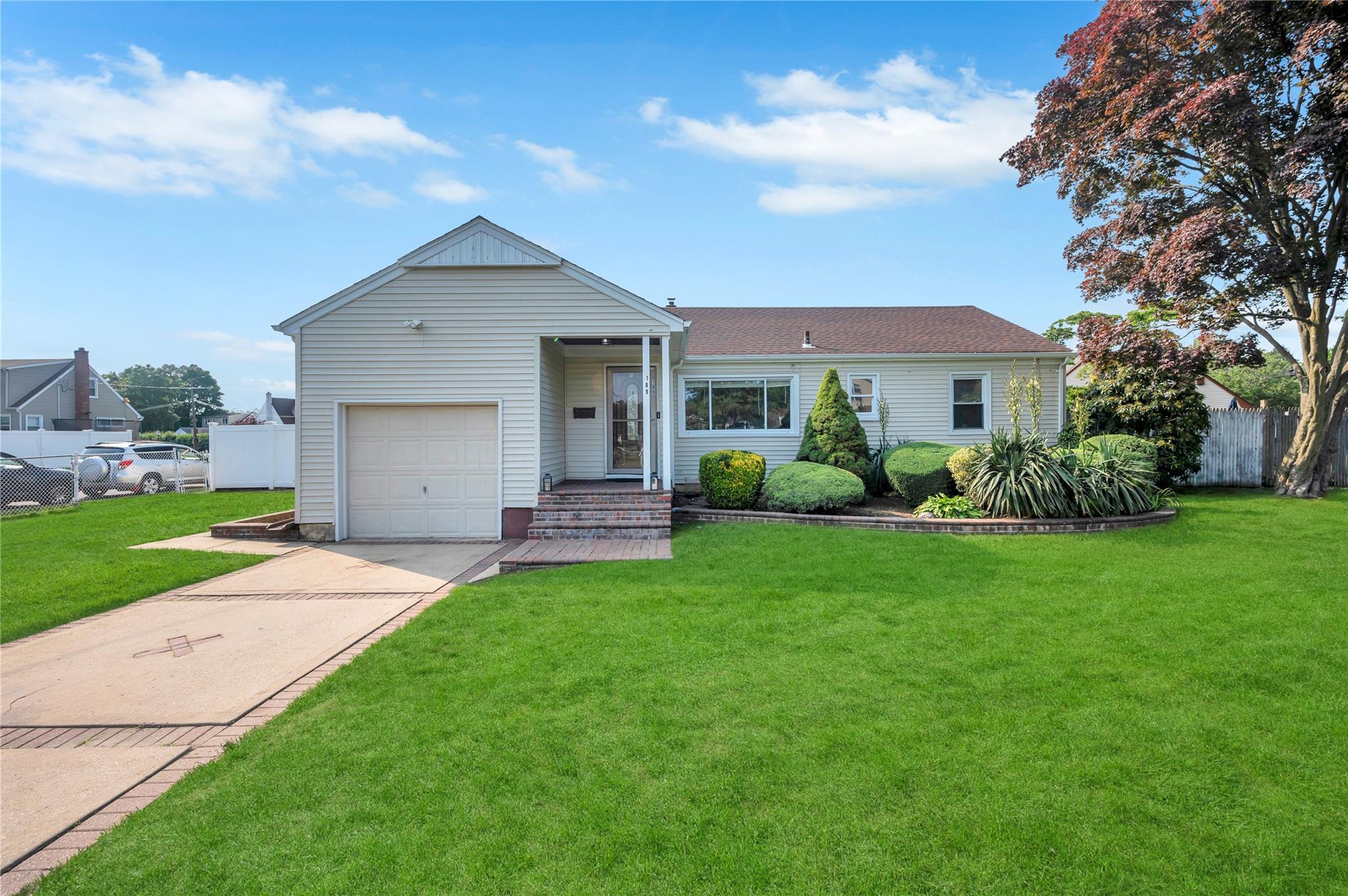 189 stanton Boulevard, Uniondale, NY 11553