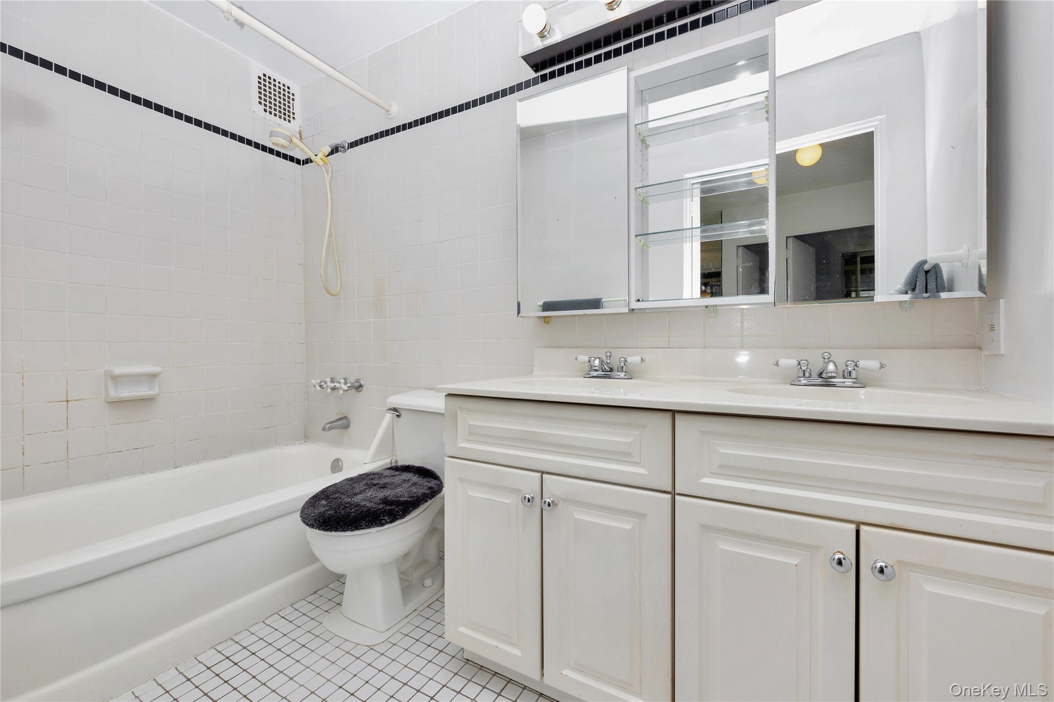 166-41 Powells Cove Boulevard # 6A, Beechhurst, NY 11357