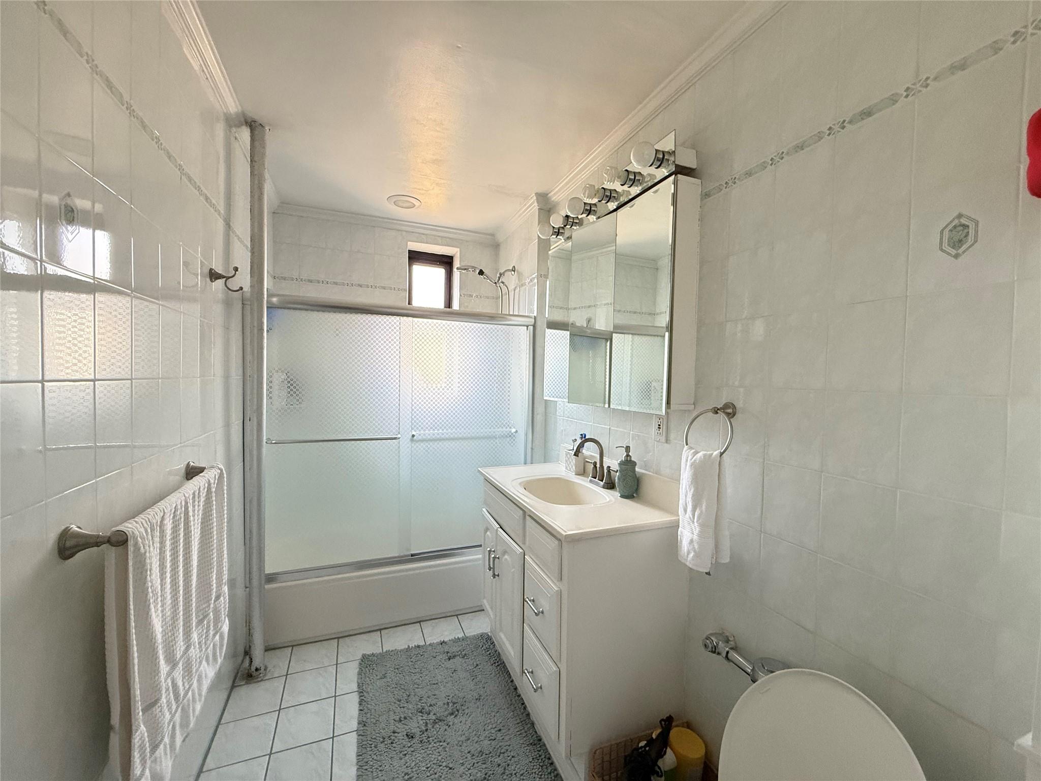 143-50 Hoover Avenue # 302, Briarwood, NY 11435