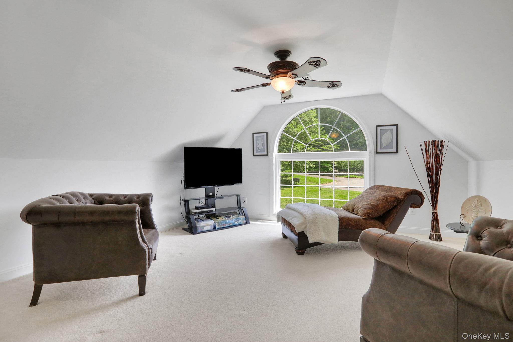 95 Fawn Hill Court, Kingston, NY 12401