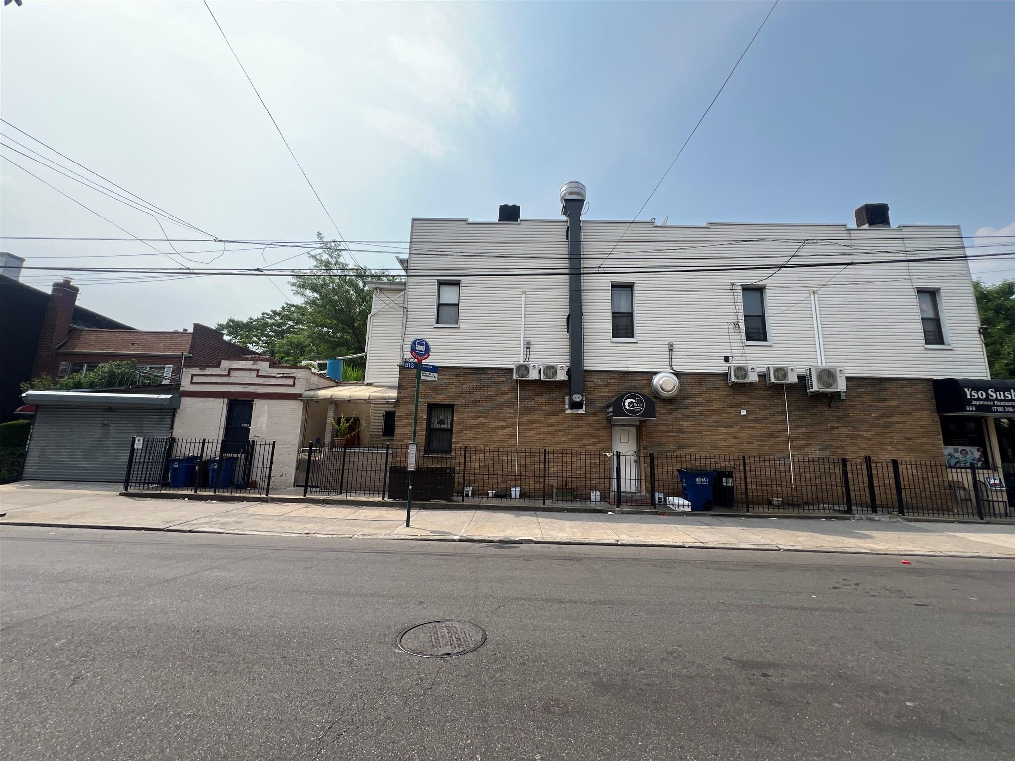 666 Onderdonk Avenue, Flushing, NY 11385