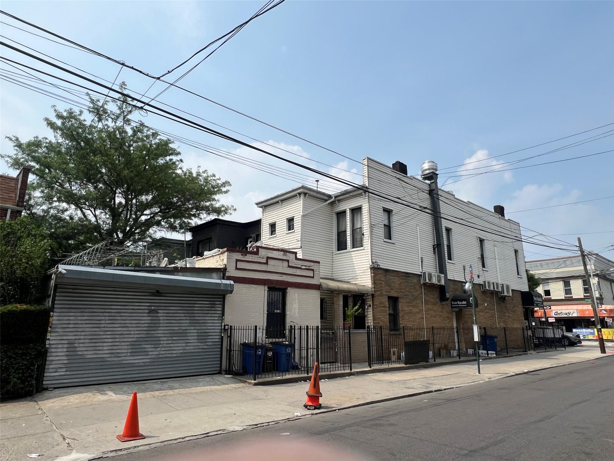 666 Onderdonk Avenue, Flushing, NY 11385