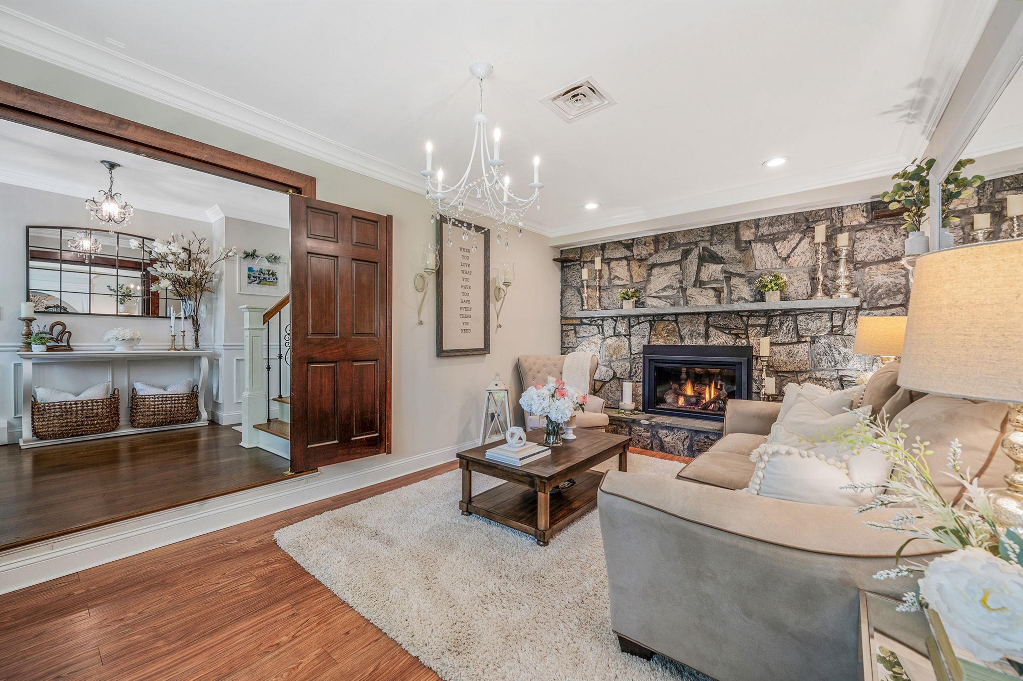 6 Pine Street N, Lake Grove, NY 11755