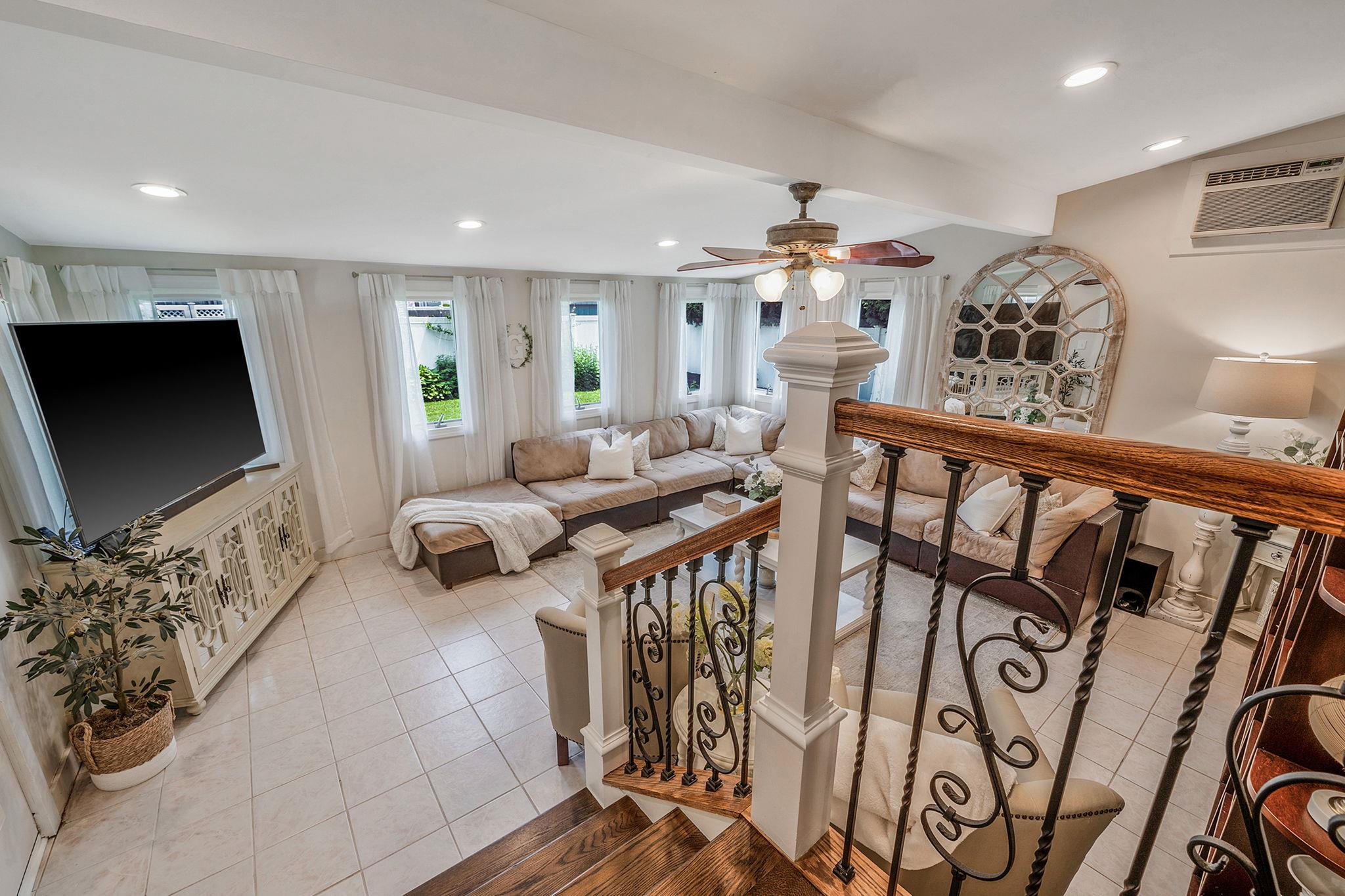 6 Pine Street N, Lake Grove, NY 11755