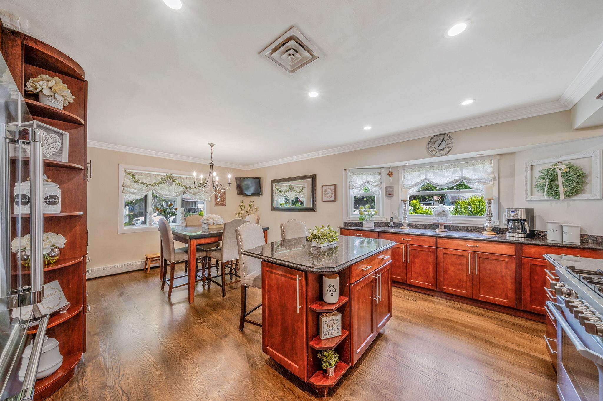 6 Pine Street N, Lake Grove, NY 11755