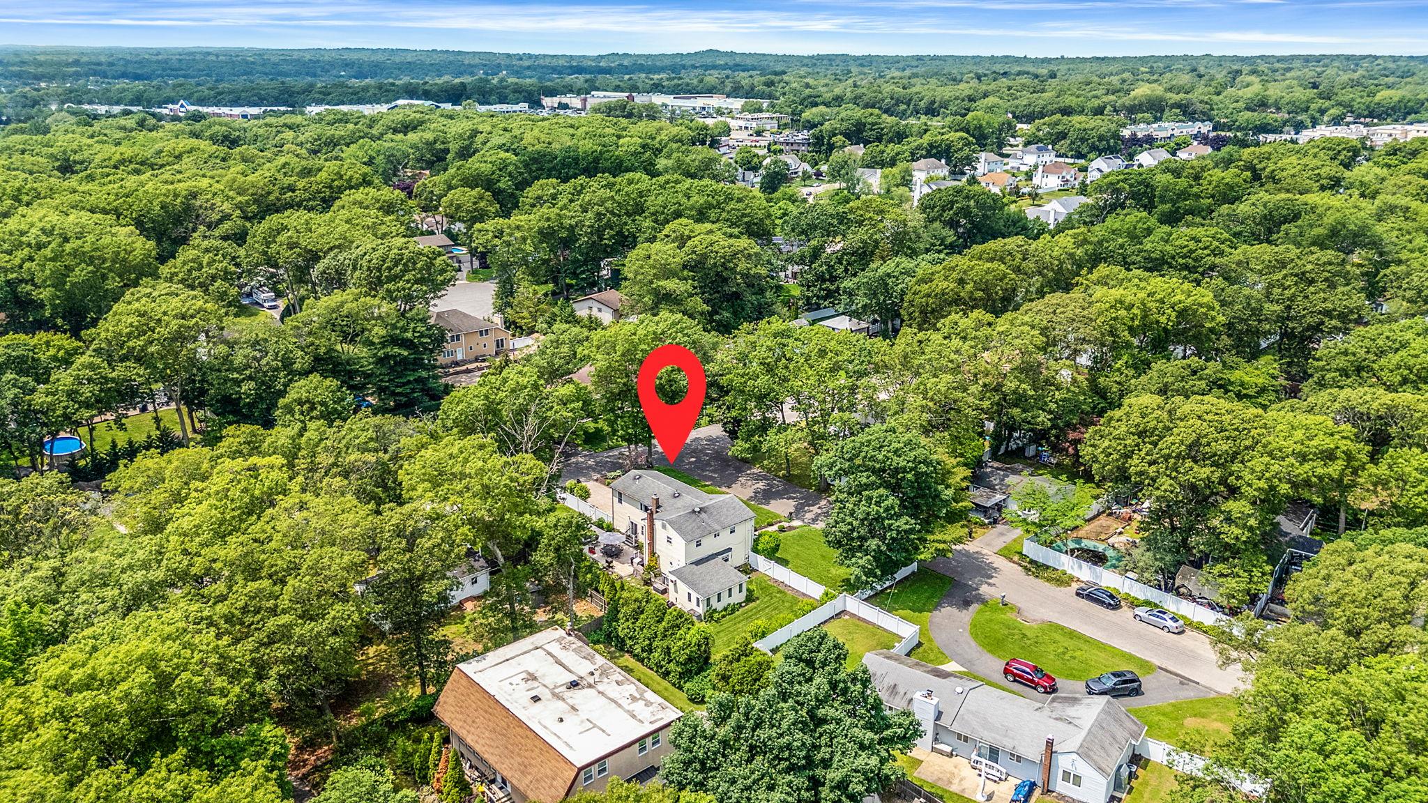 6 Pine Street N, Lake Grove, NY 11755