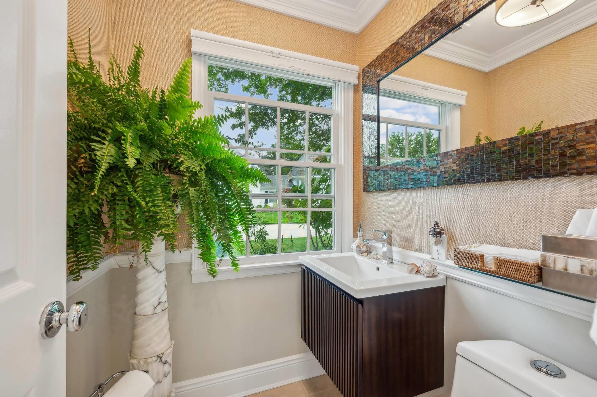 545 Hampton Road # 16, Southampton, NY 11968