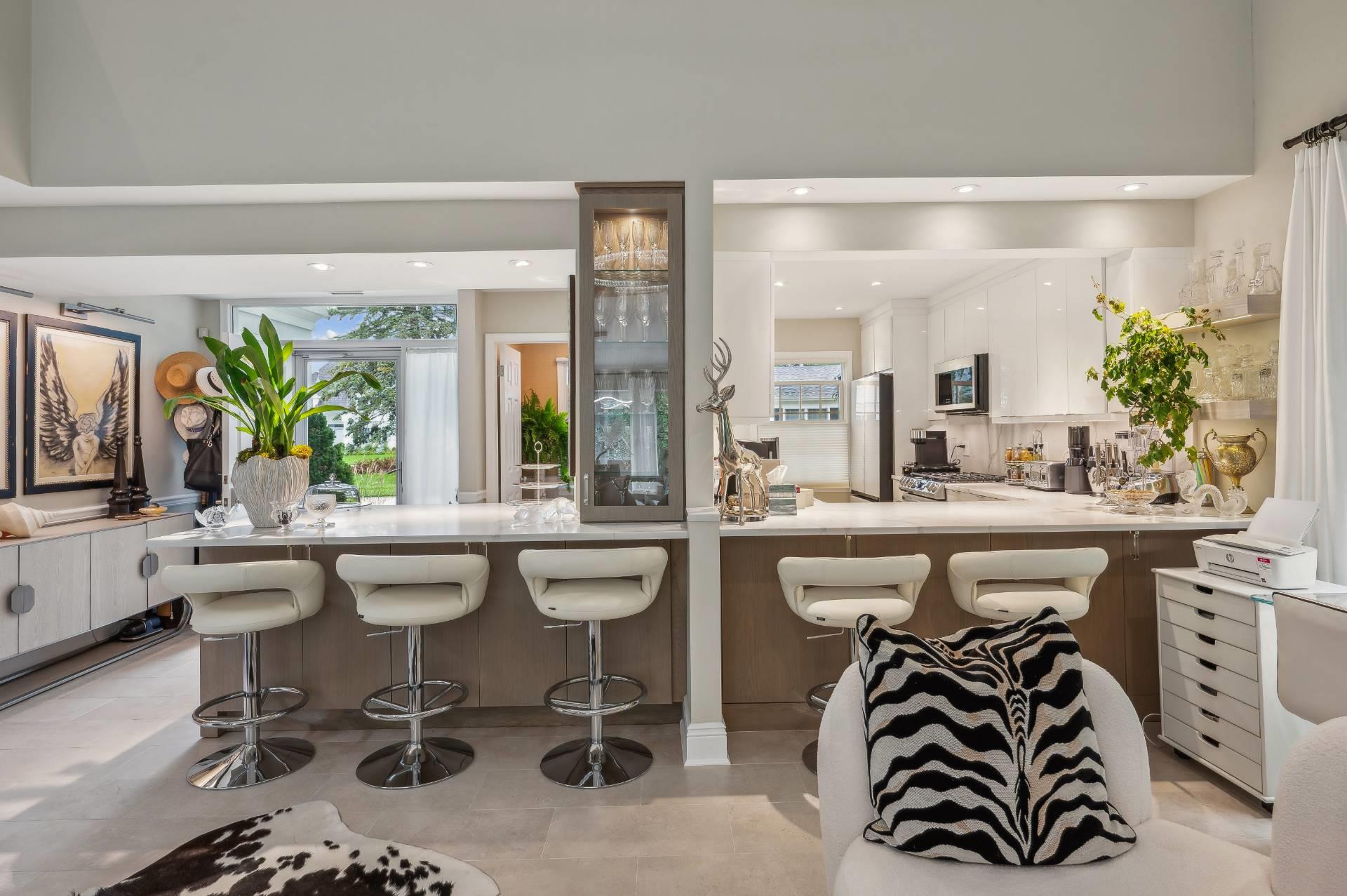 545 Hampton Road # 16, Southampton, NY 11968