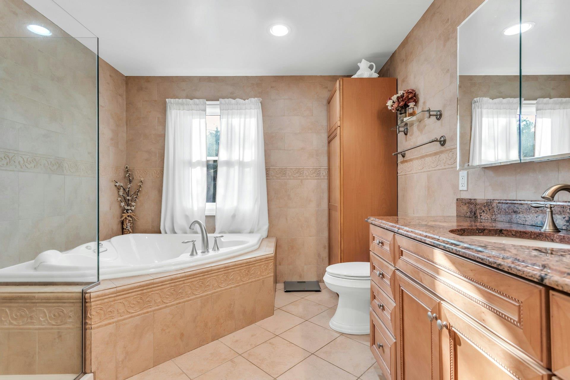 234 S Pershing Avenue, Bethpage, NY 11714