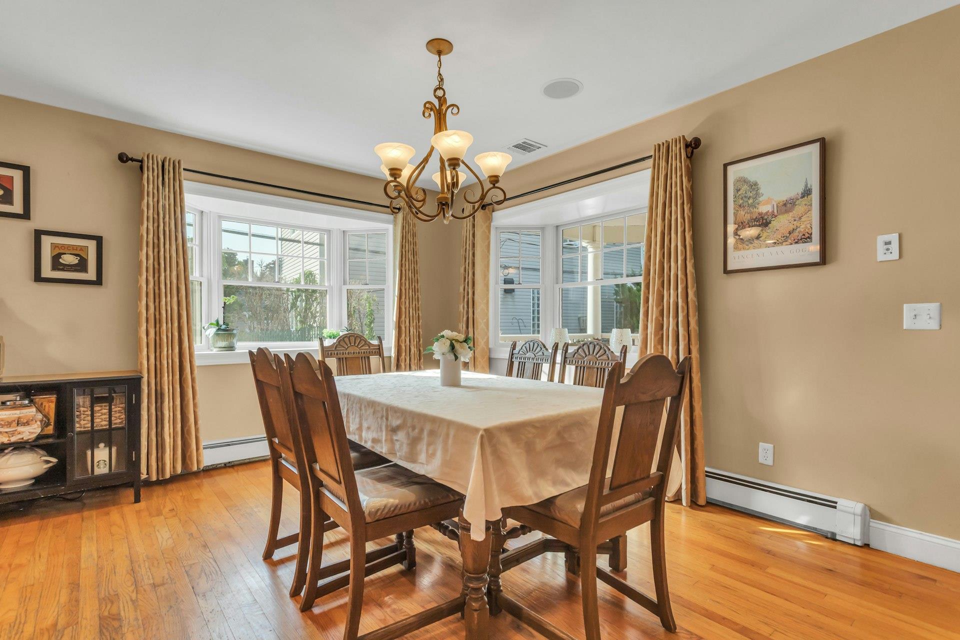 234 S Pershing Avenue, Bethpage, NY 11714