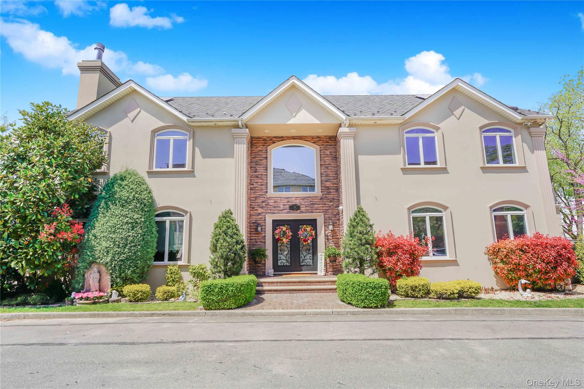 30 AVIVA Court, Staten Island, NY 10307