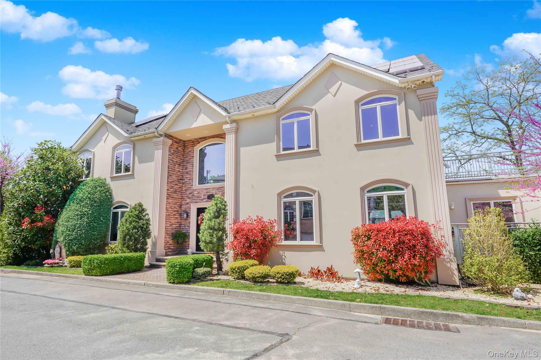 30 AVIVA Court, Staten Island, NY 10307