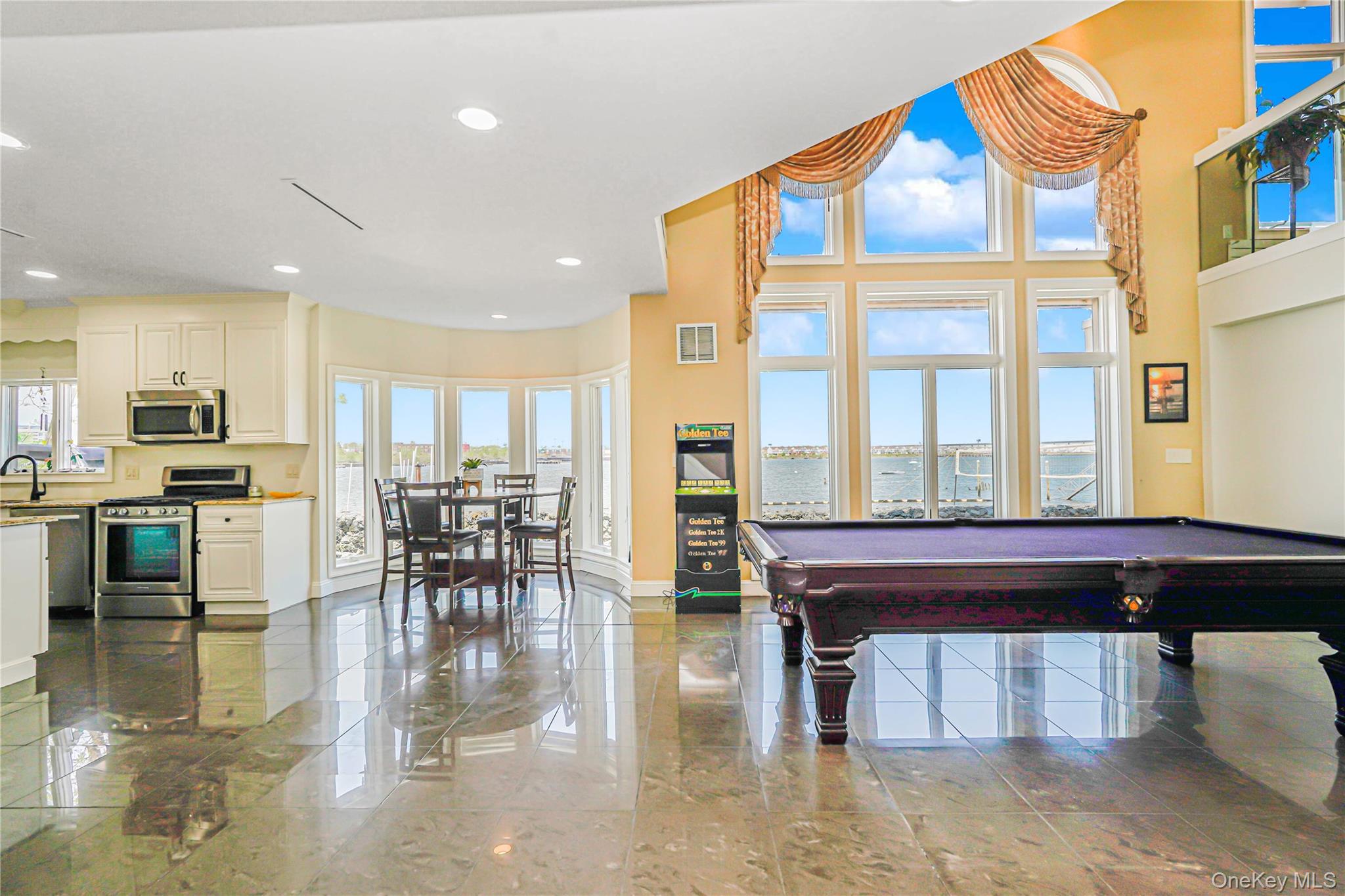 30 AVIVA Court, Staten Island, NY 10307