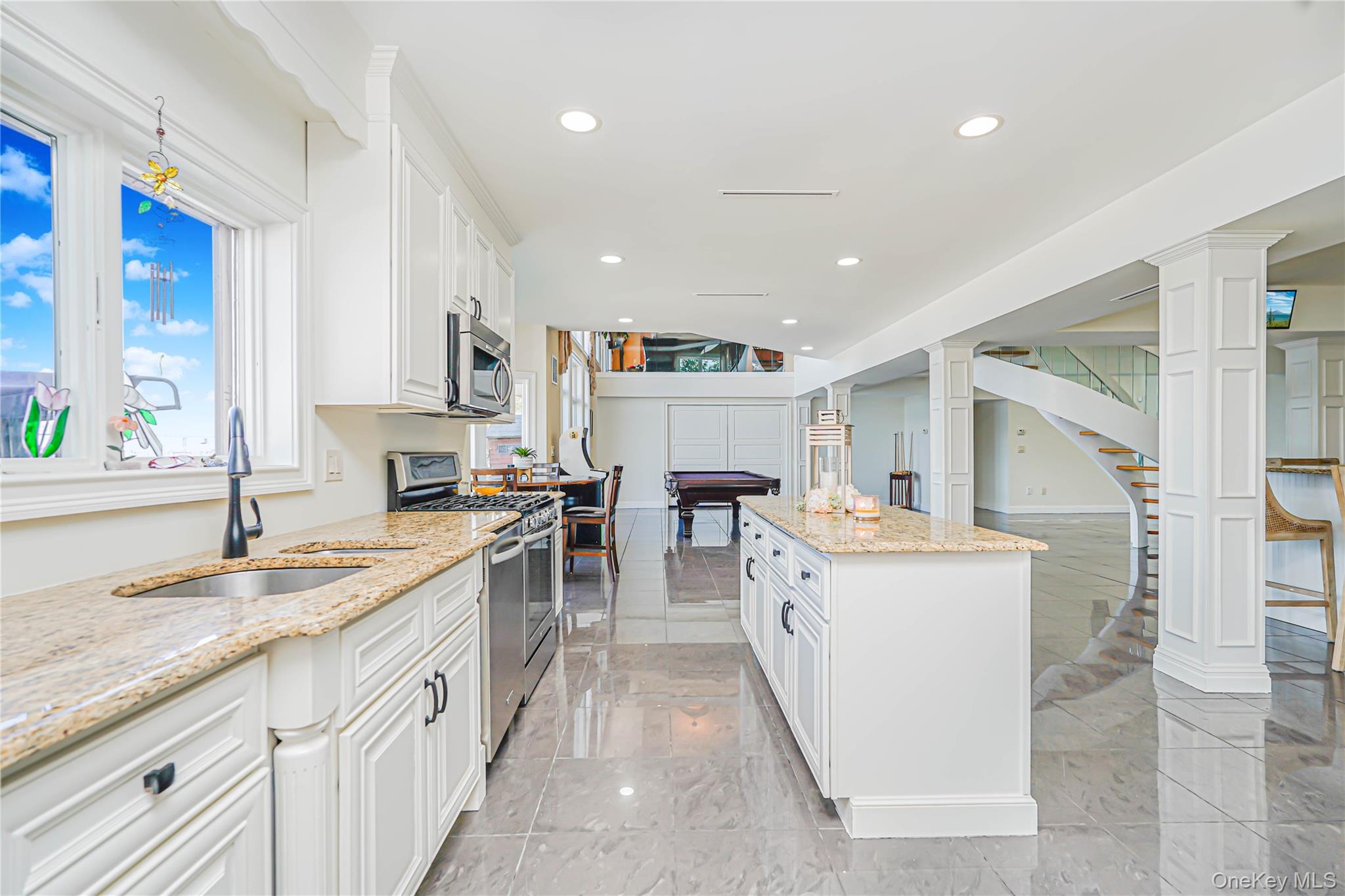 30 AVIVA Court, Staten Island, NY 10307