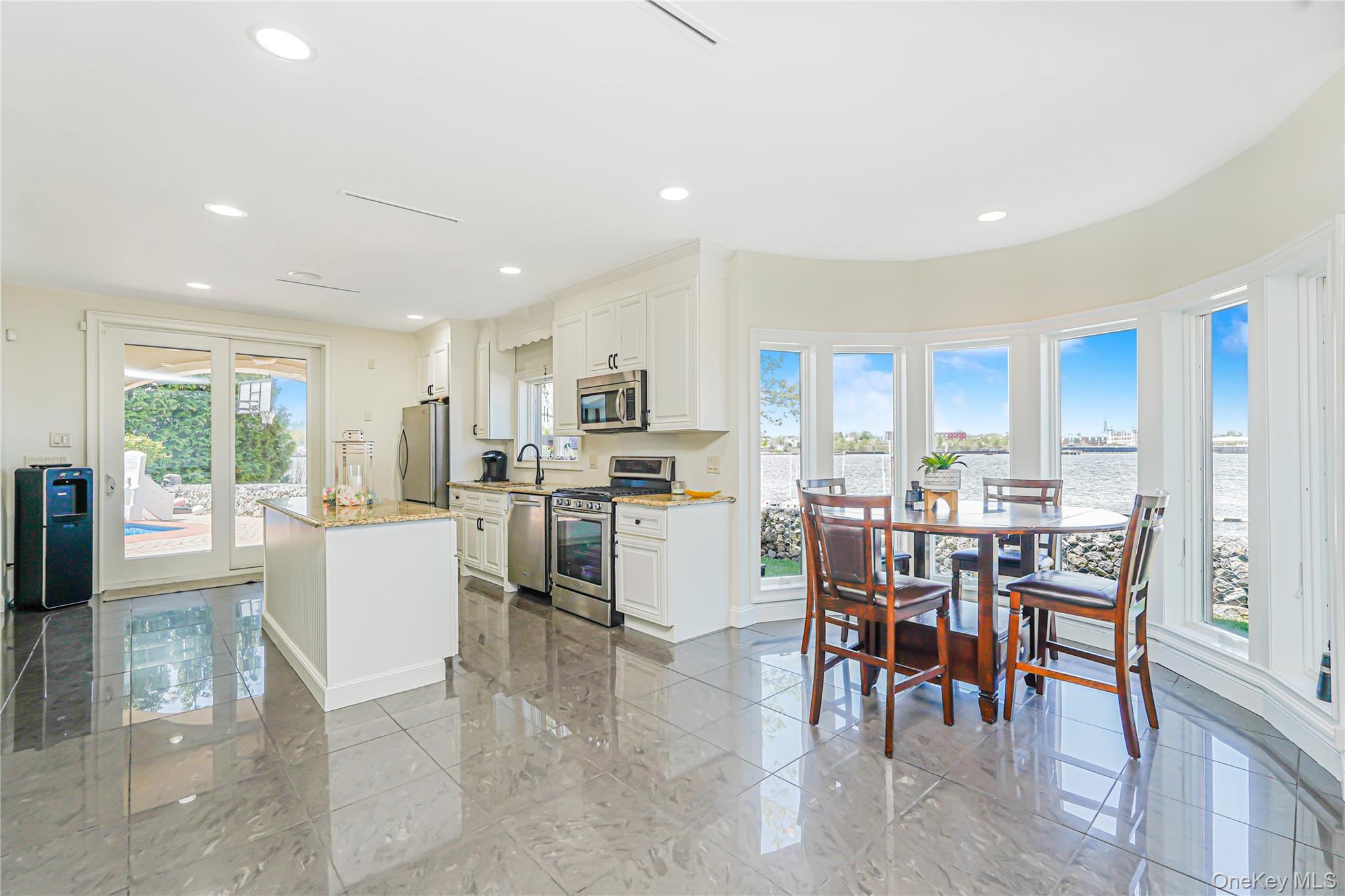 30 AVIVA Court, Staten Island, NY 10307