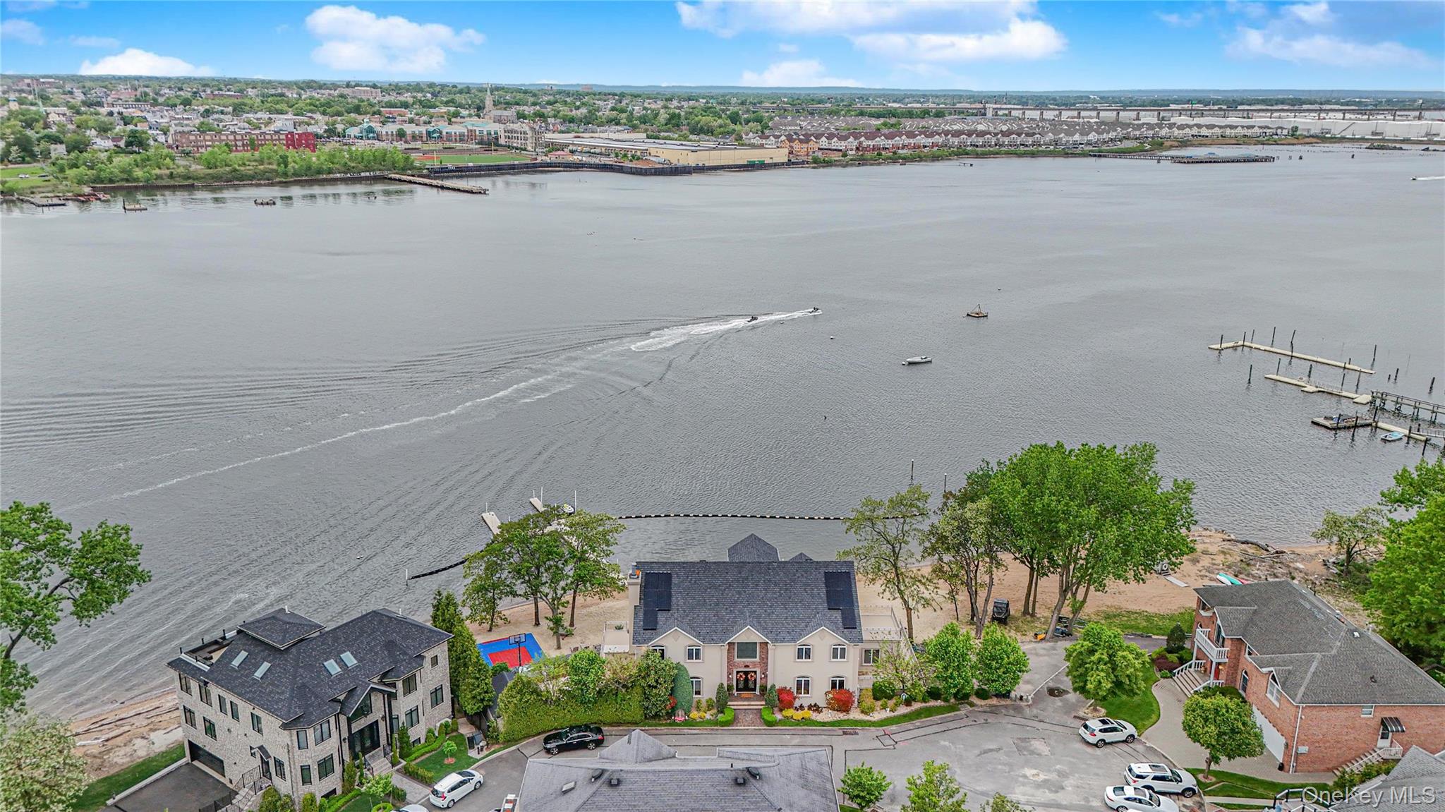 30 AVIVA Court, Staten Island, NY 10307