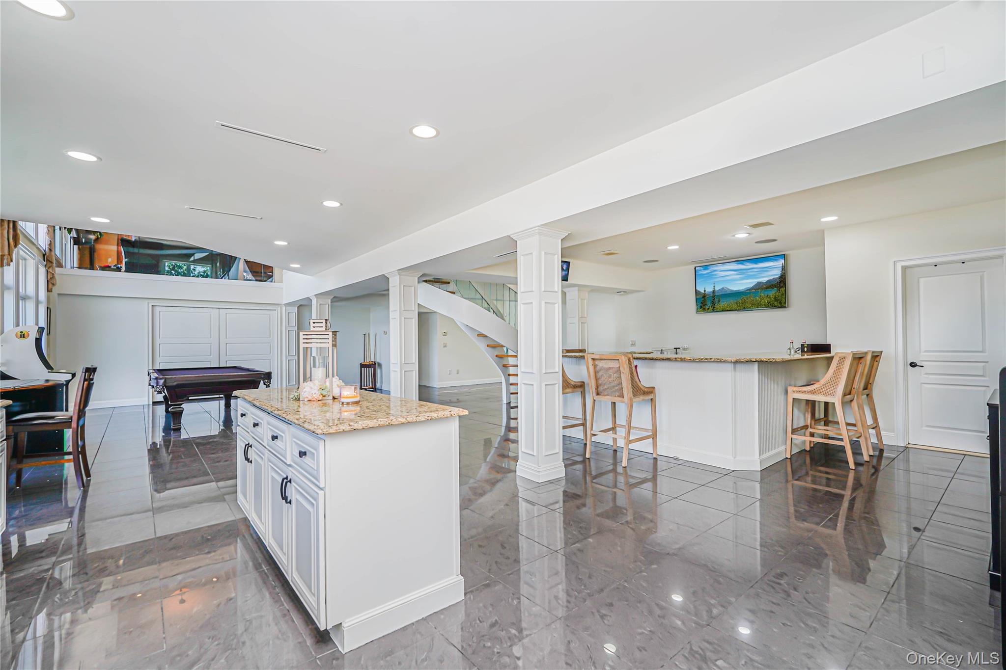 30 AVIVA Court, Staten Island, NY 10307