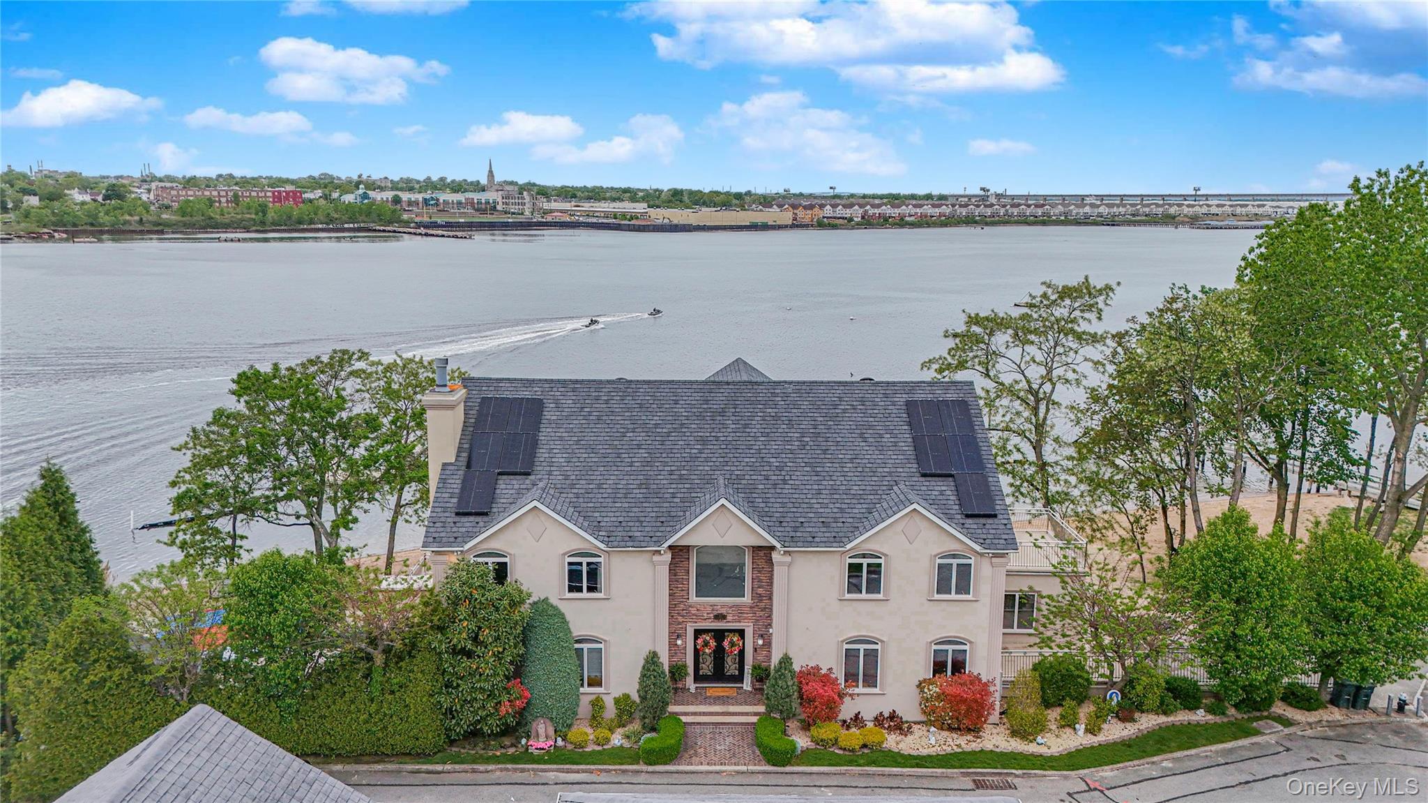 30 AVIVA Court, Staten Island, NY 10307