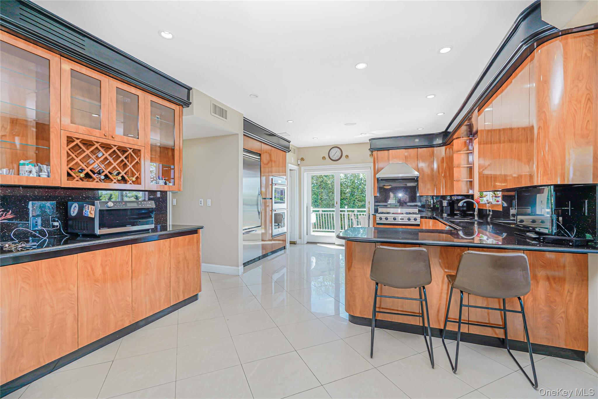 30 AVIVA Court, Staten Island, NY 10307