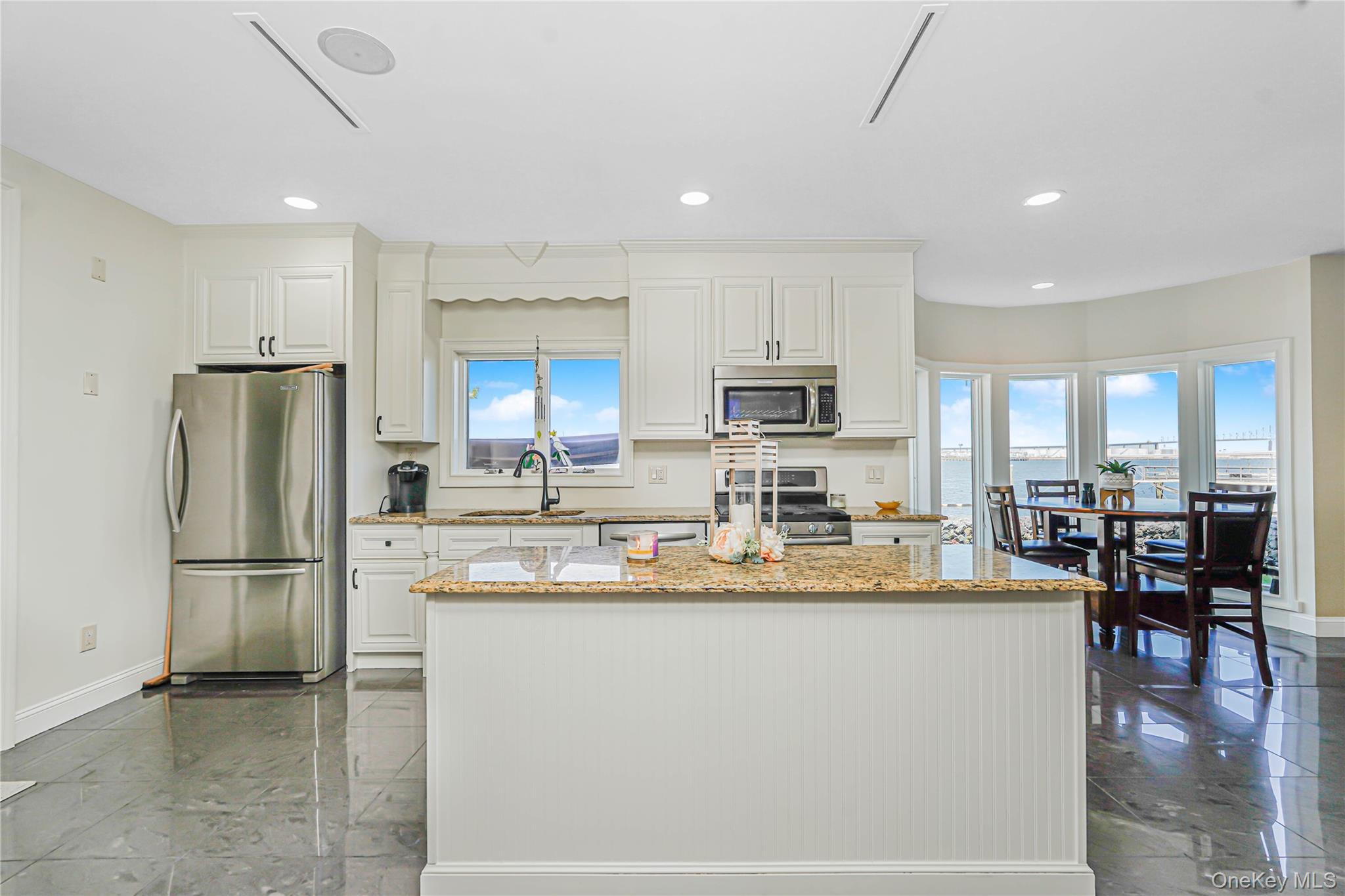 30 AVIVA Court, Staten Island, NY 10307