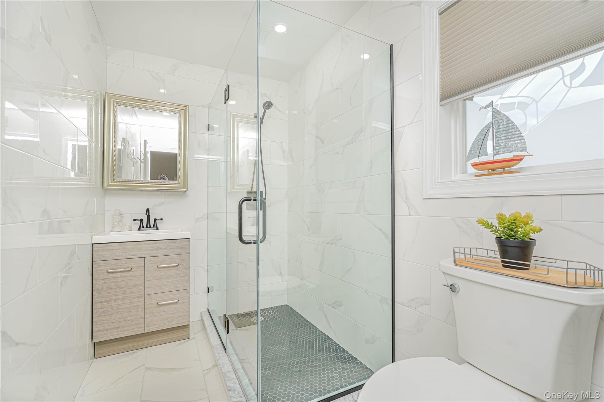 30 AVIVA Court, Staten Island, NY 10307