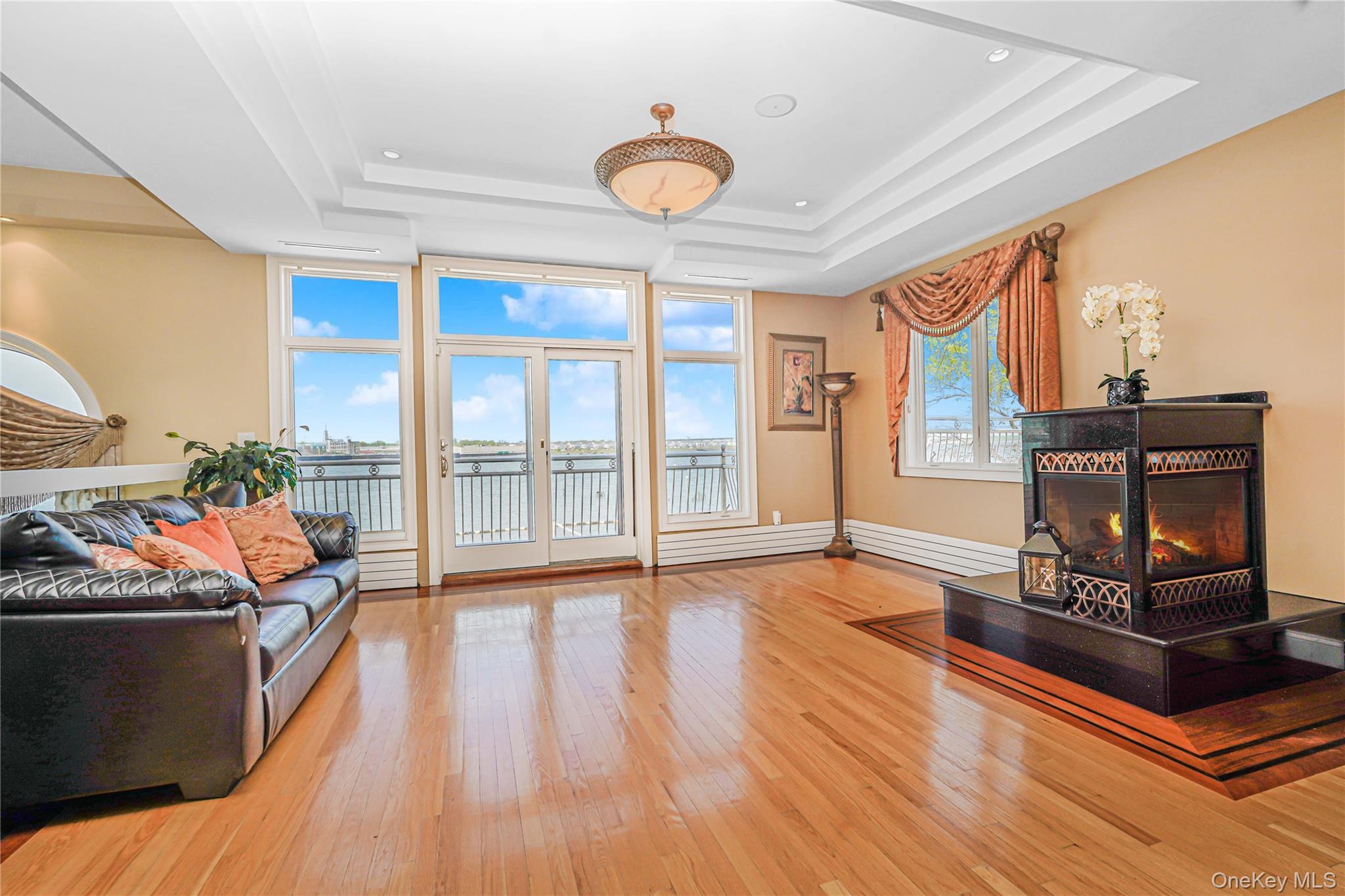 30 AVIVA Court, Staten Island, NY 10307
