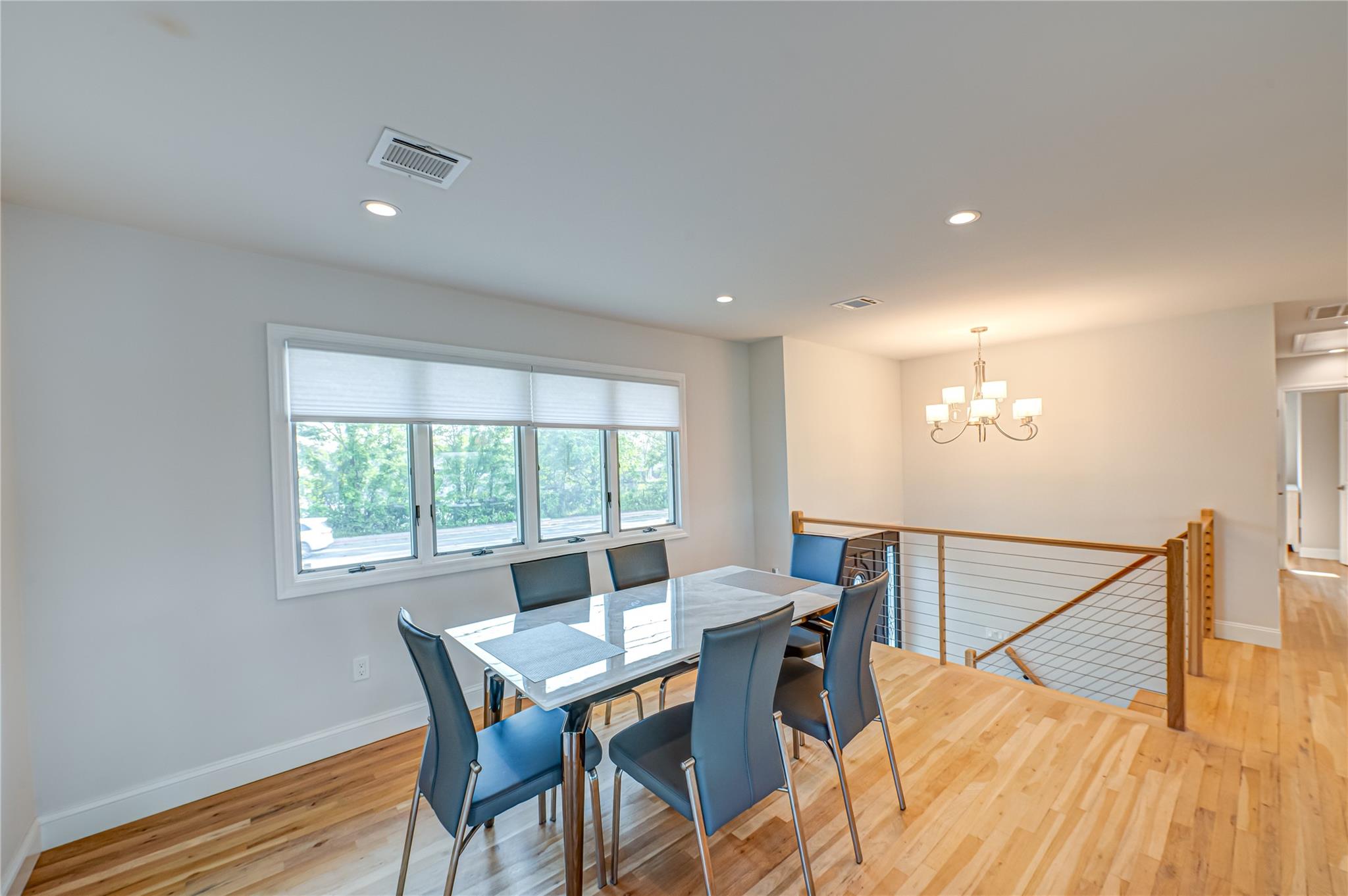 714 Montauk, West Islip, NY 11795