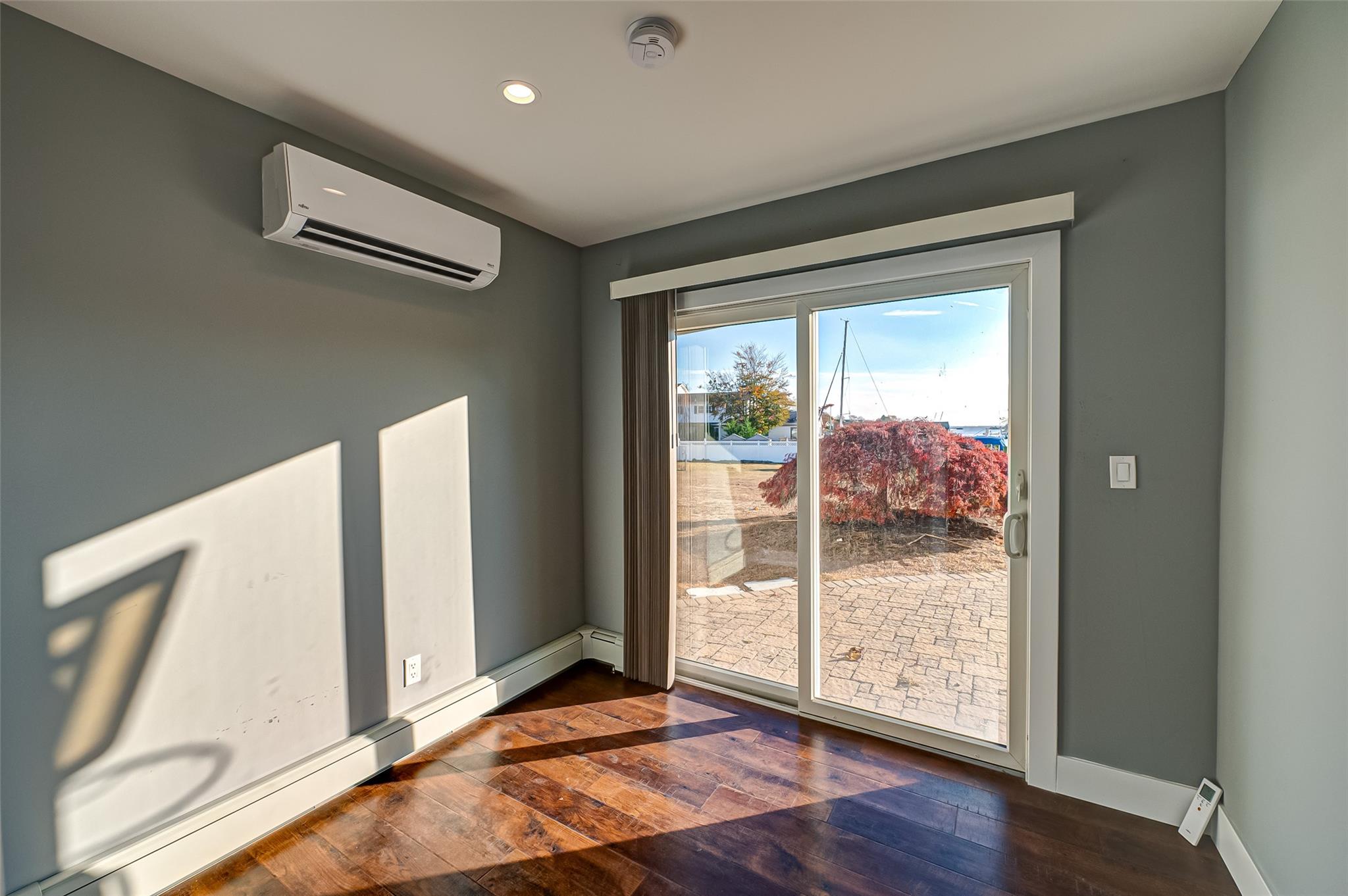 714 Montauk, West Islip, NY 11795