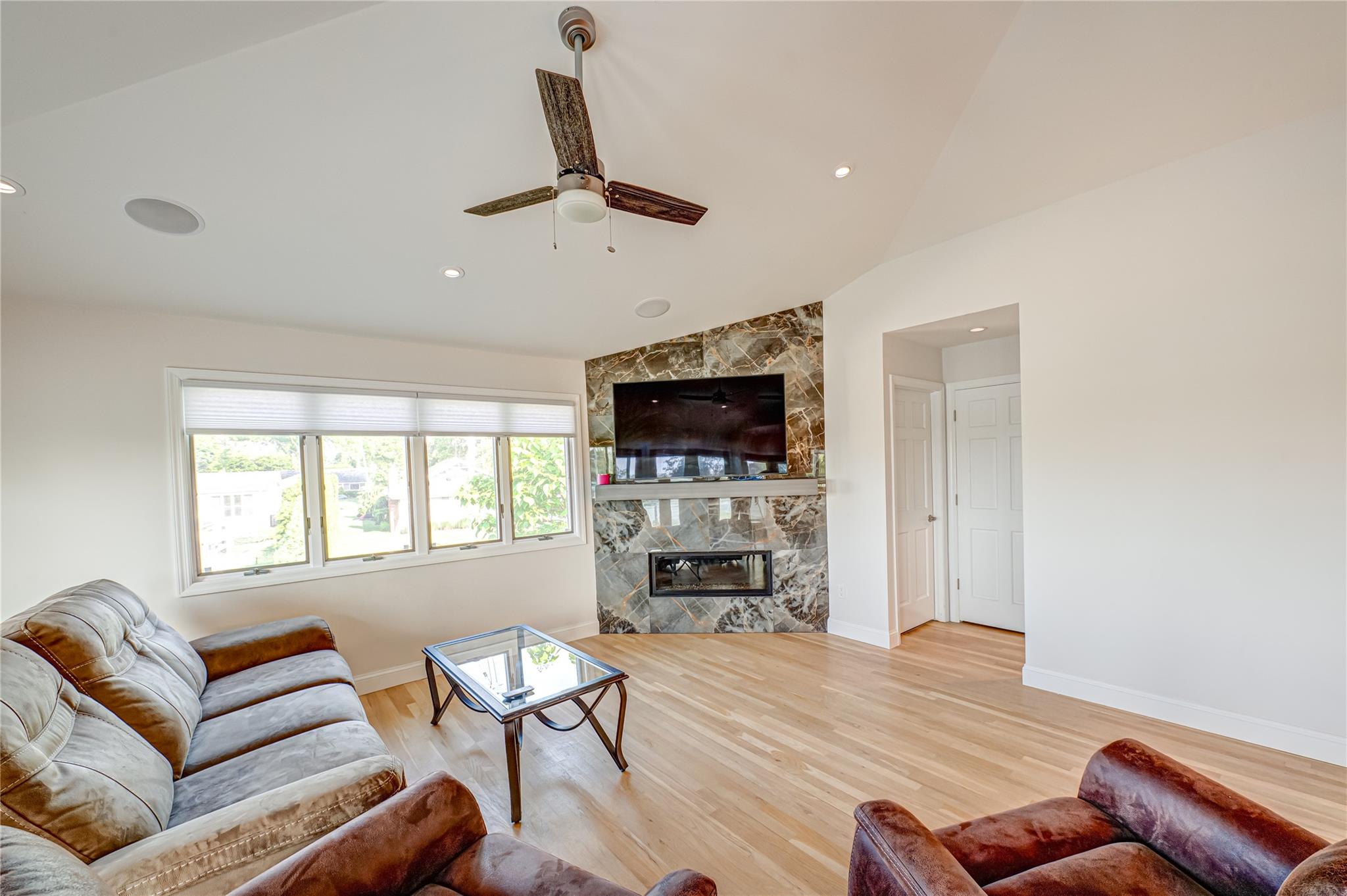 714 Montauk, West Islip, NY 11795