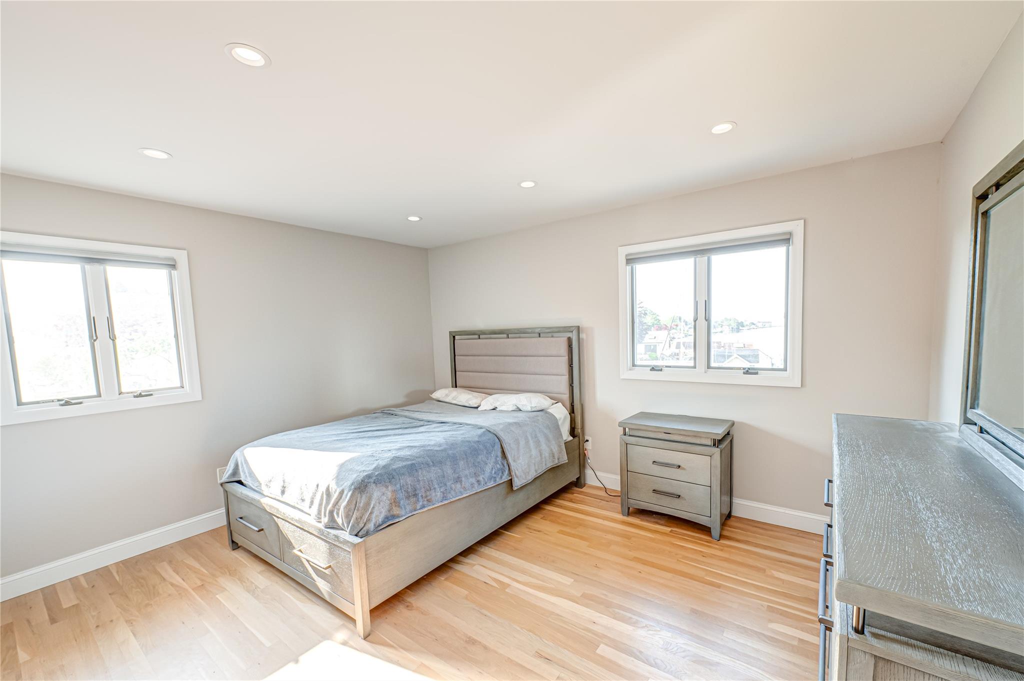 714 Montauk, West Islip, NY 11795