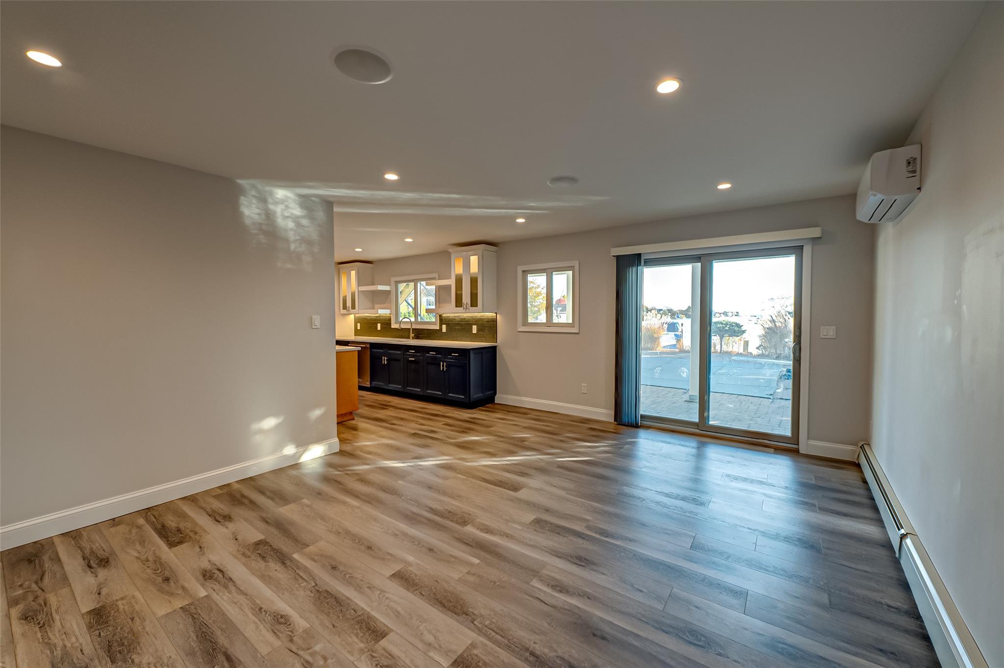 714 Montauk, West Islip, NY 11795