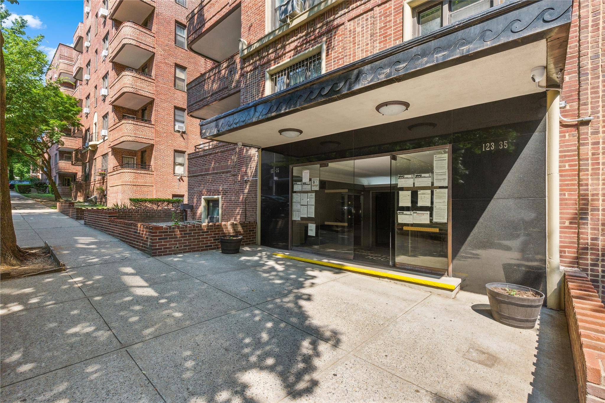 123-35 82nd Road # 6Q, Kew Gardens, NY 11415
