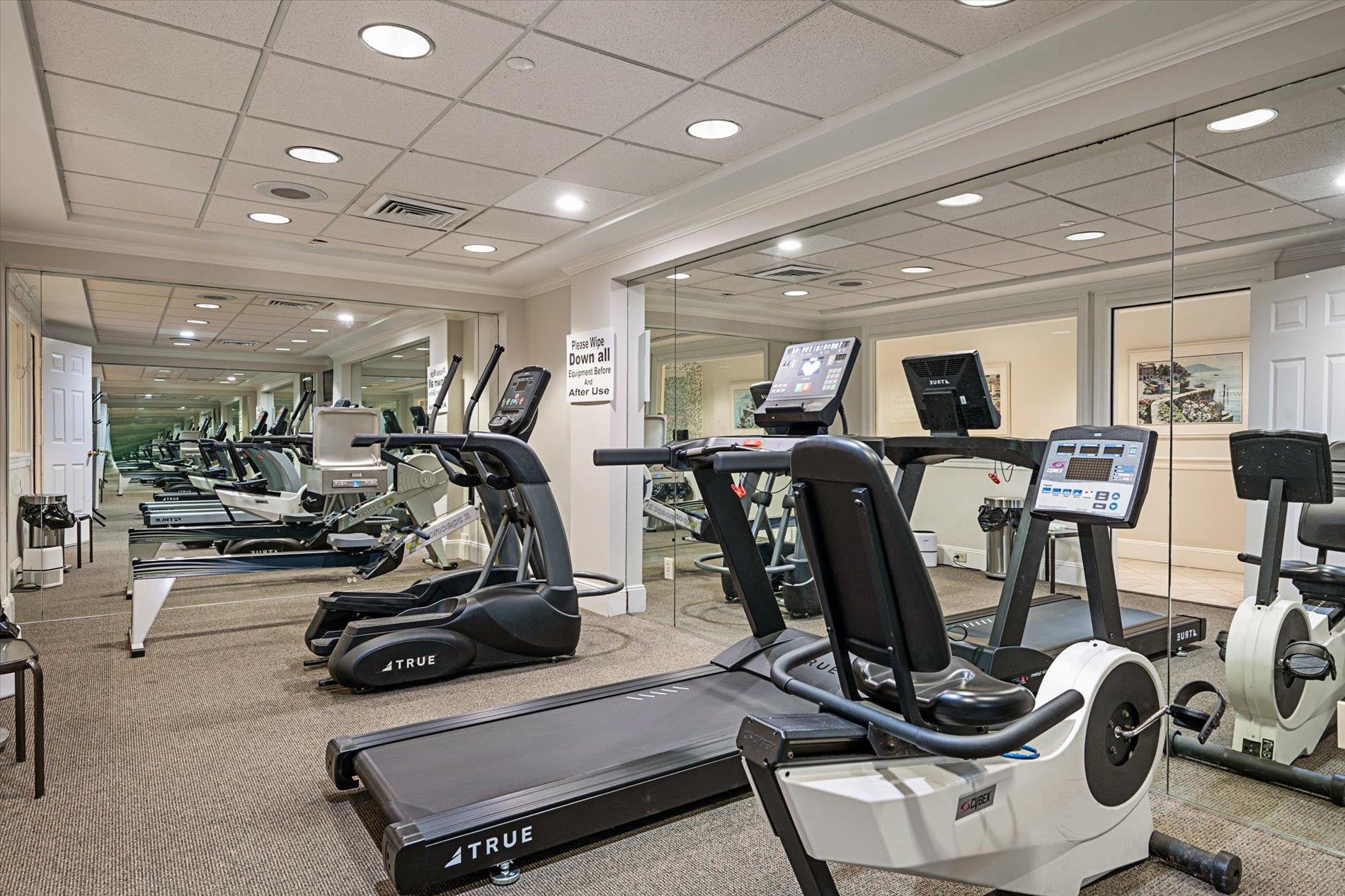 70 Short Way, Roslyn Heights, NY 11577