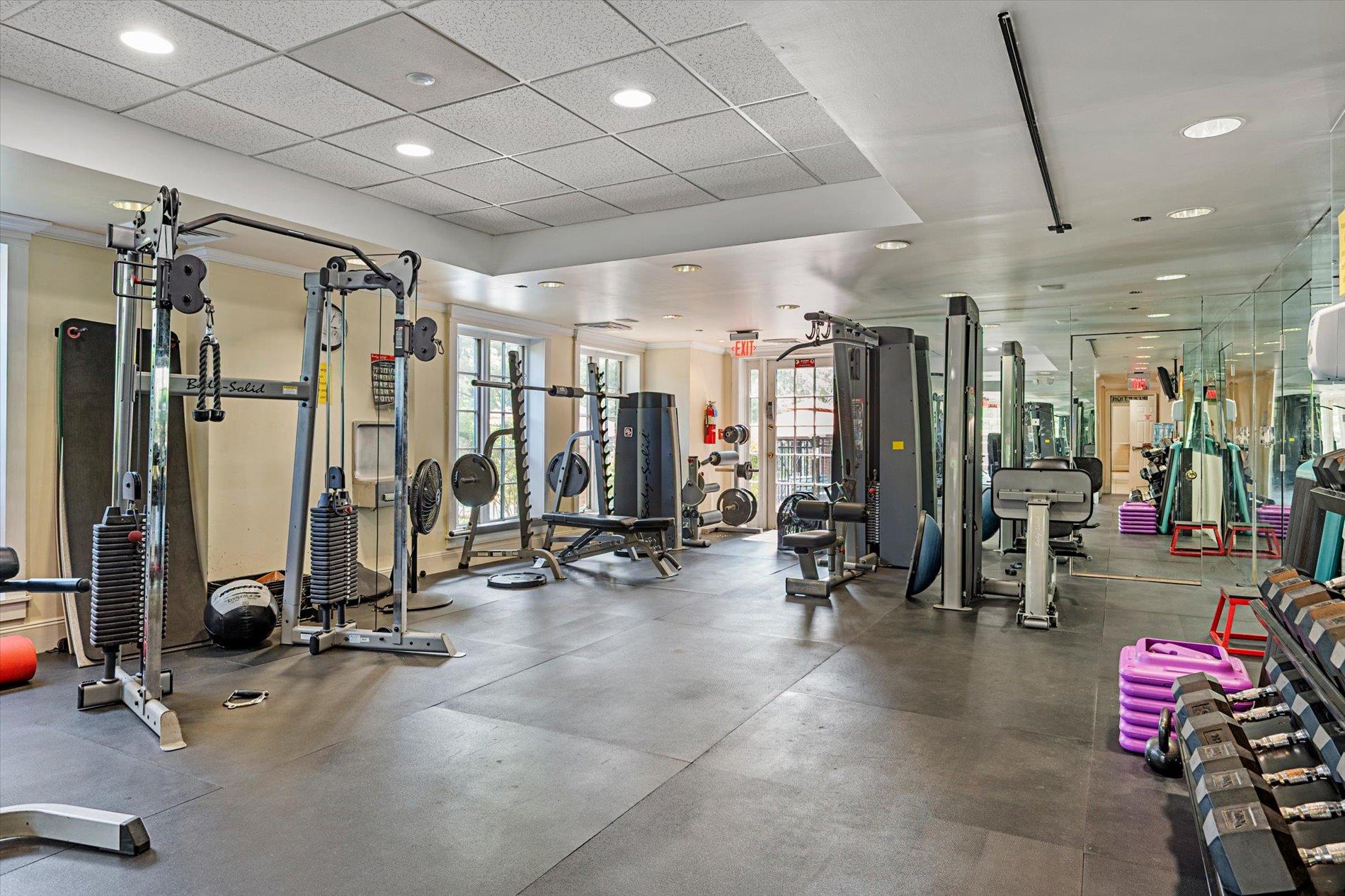 70 Short Way, Roslyn Heights, NY 11577