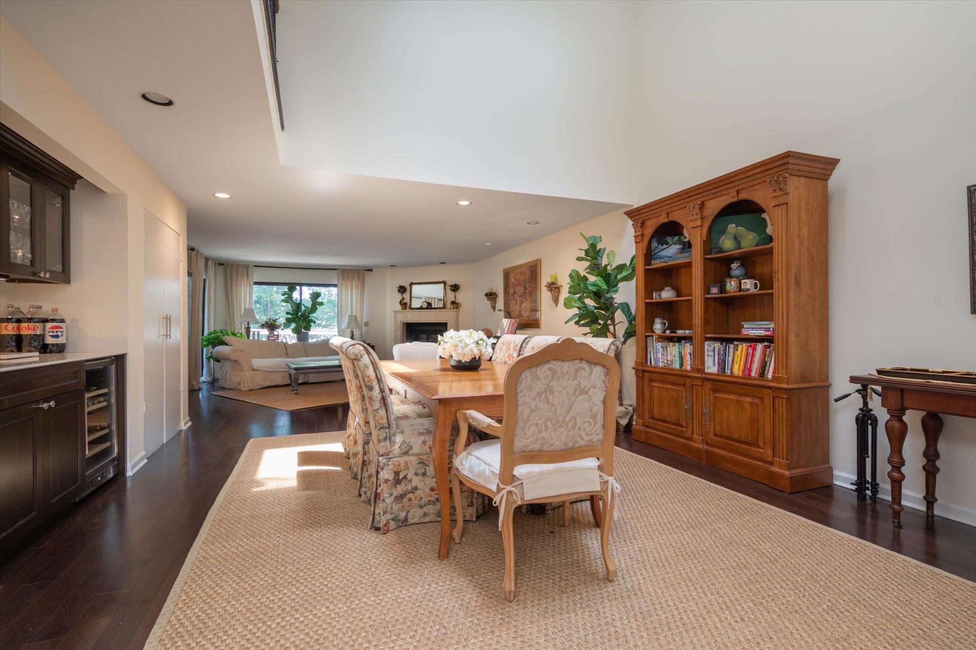 70 Short Way, Roslyn Heights, NY 11577