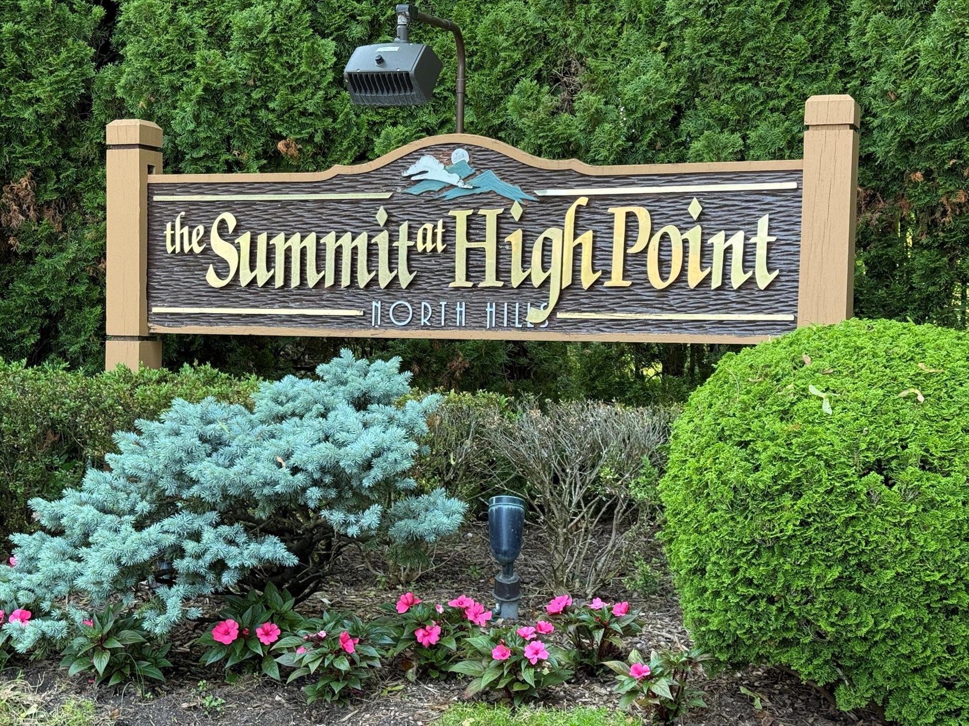 70 Short Way, Roslyn Heights, NY 11577