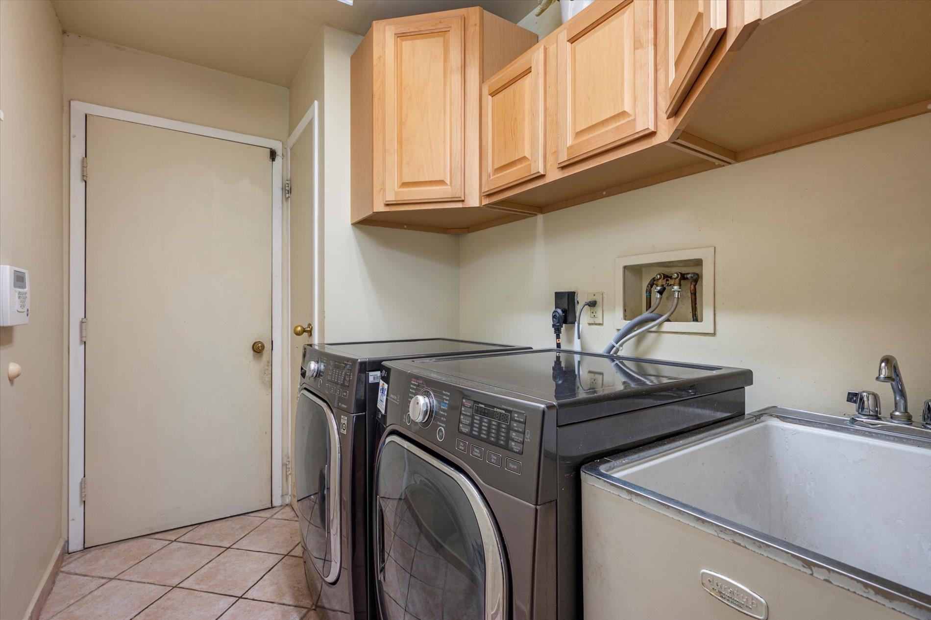 70 Short Way, Roslyn Heights, NY 11577